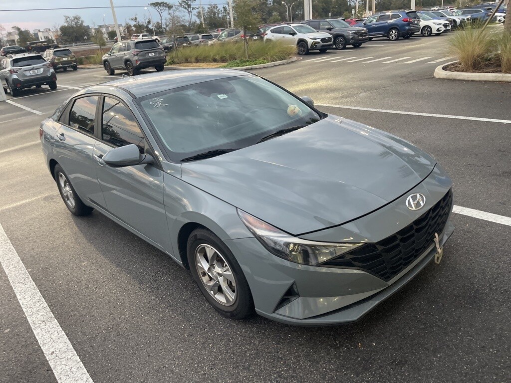 Used 2021 Hyundai Elantra SE Sedan
