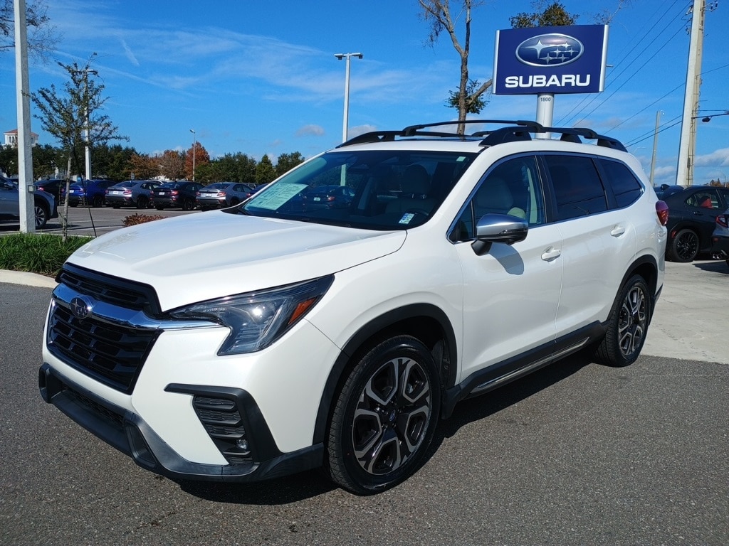 2023 Subaru Ascent Limited's photo