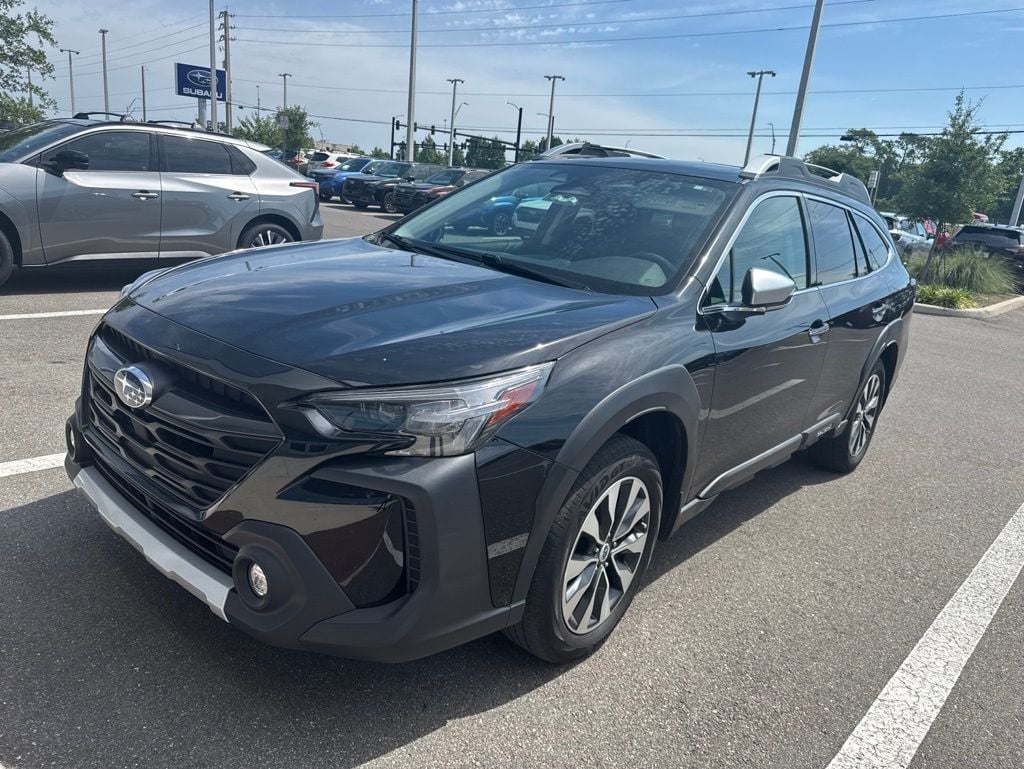 2023 Subaru Outback Touring's photo