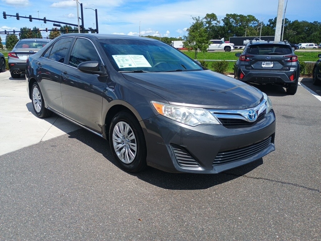 2013 Toyota Camry Hybrid LE photo 3