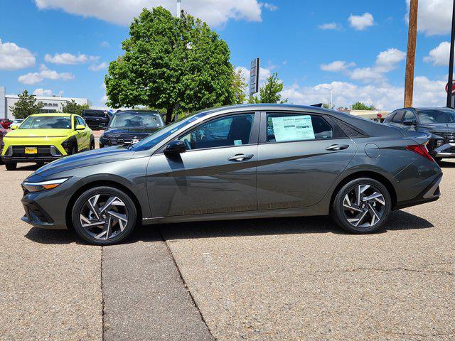 2025 Hyundai Elantra SEL Sport photo 2