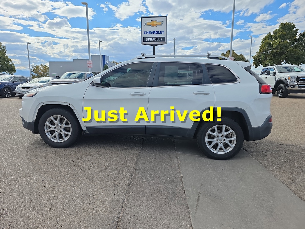 Used 2015 Jeep Cherokee Latitude FWD SUV