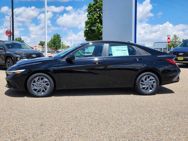 2025 Hyundai Elantra Hybrid Blue photo 2