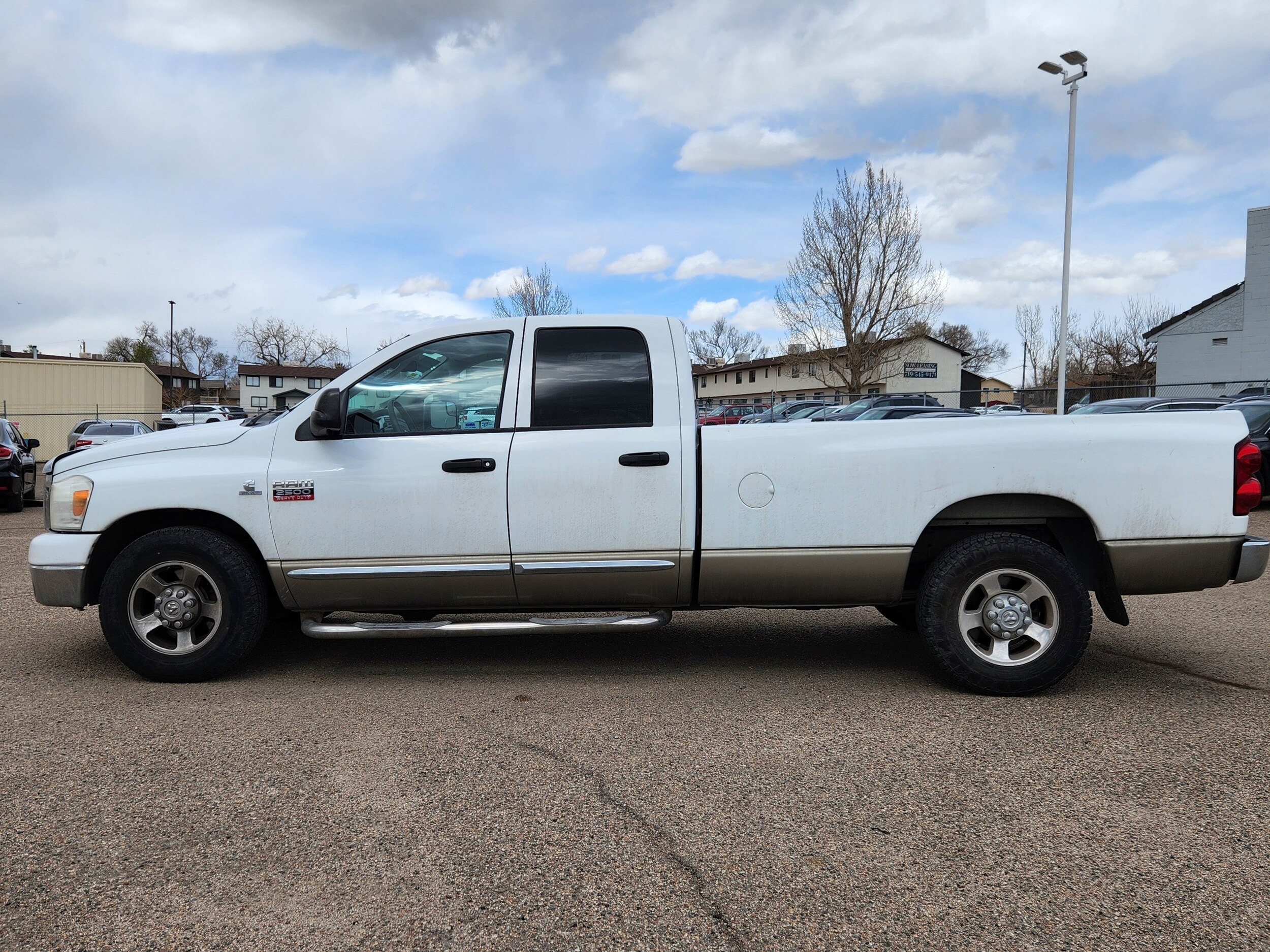 2009 Dodge Ram SLT photo 2