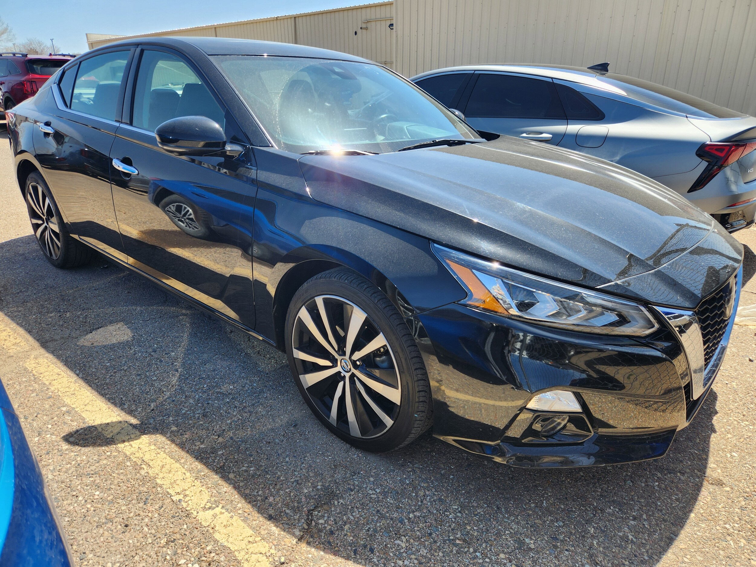 2021 Nissan Altima 2.5 Platinum photo 3