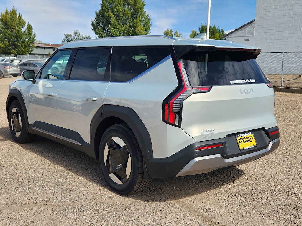 New 2026 Kia EV9 Wind SUV