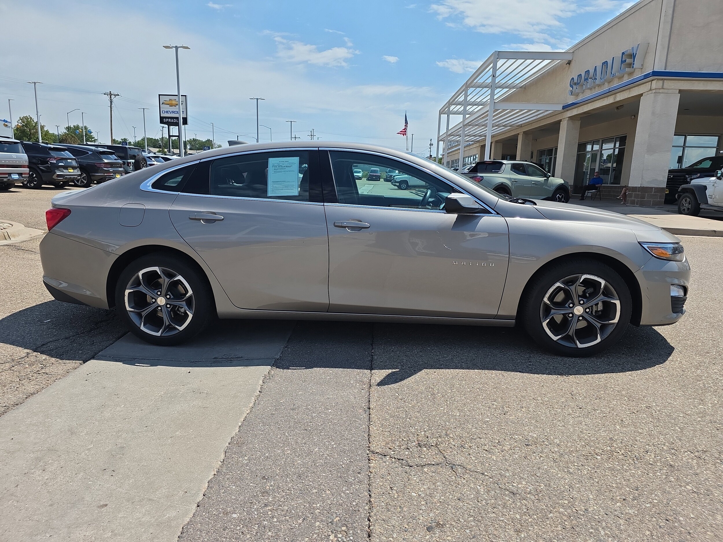 2023 Chevrolet Malibu 1LT photo 3