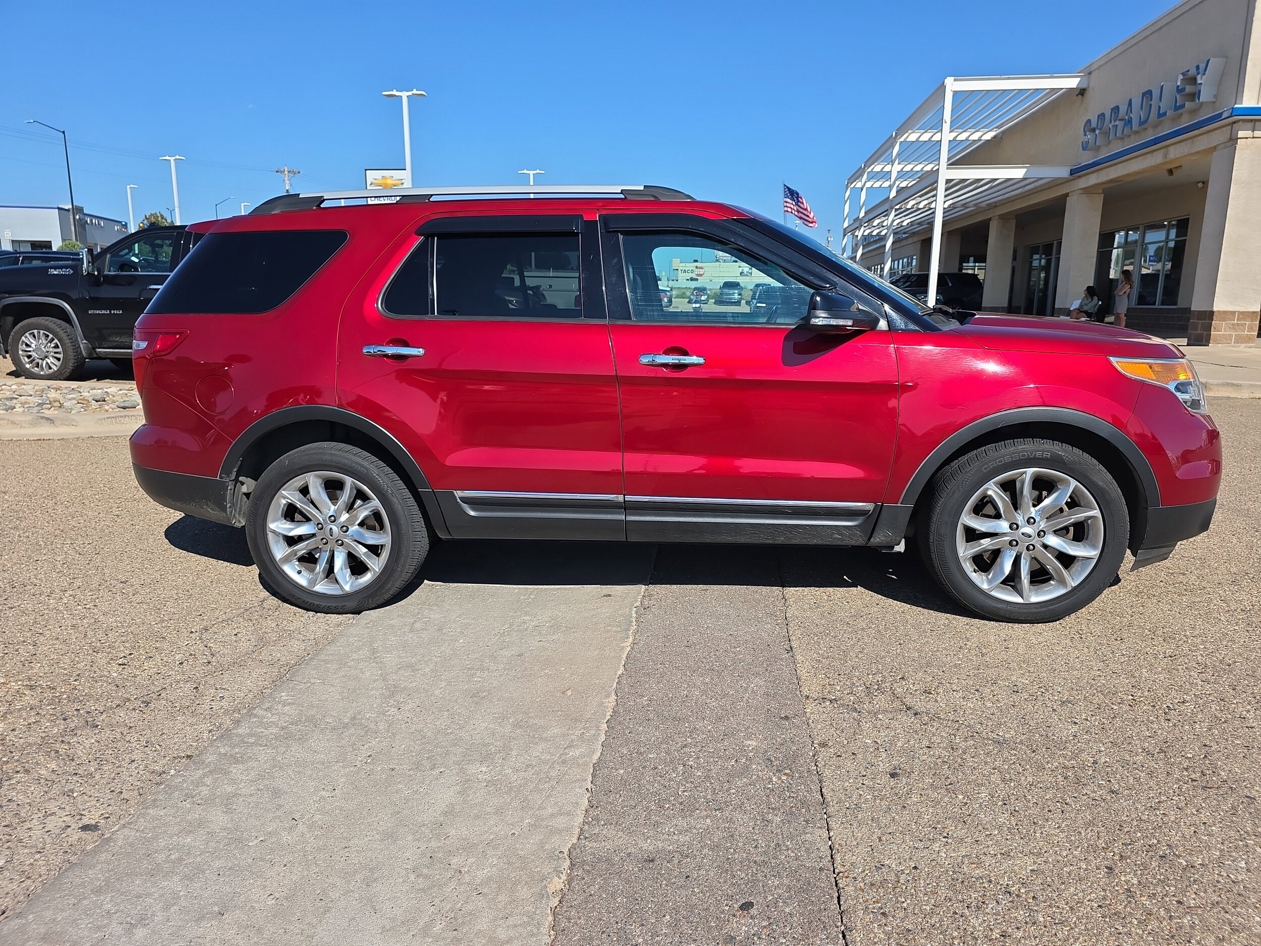 2013 Ford Explorer XLT photo 3