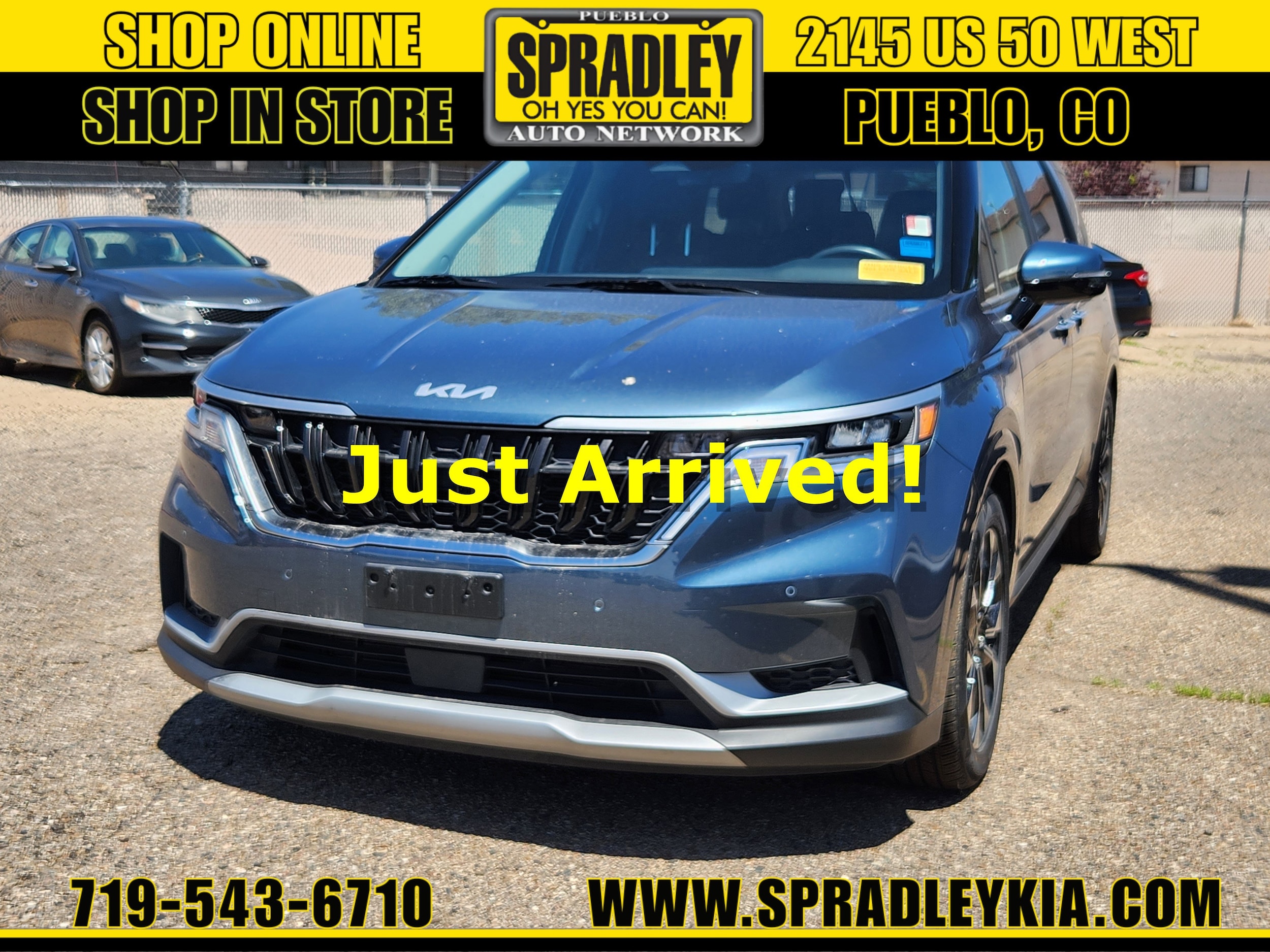 2023 Kia Sedona EX's photo