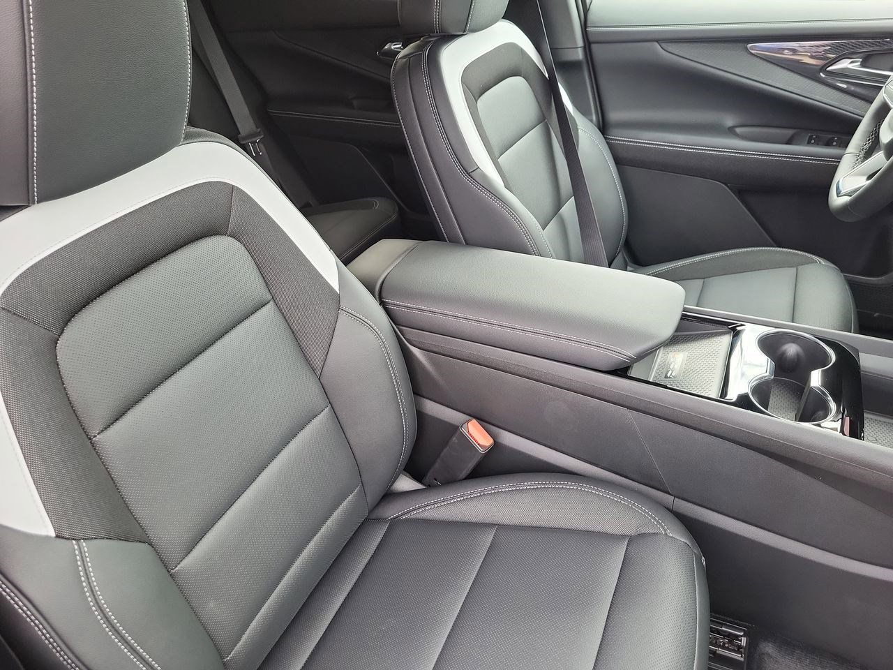 2026 Chevrolet Blazer EV LT - Photo 31