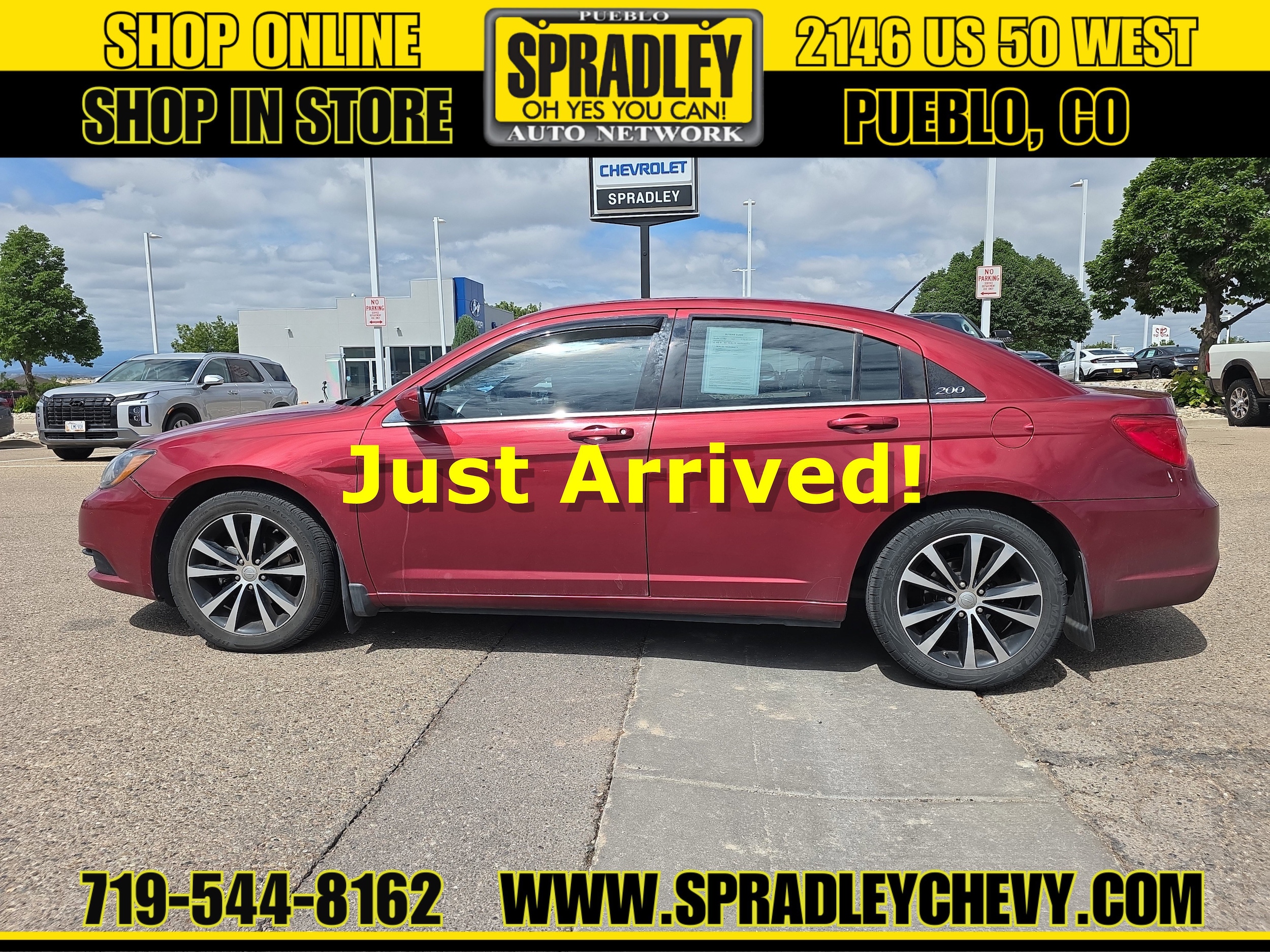 2013 Chrysler 200 Limited's photo