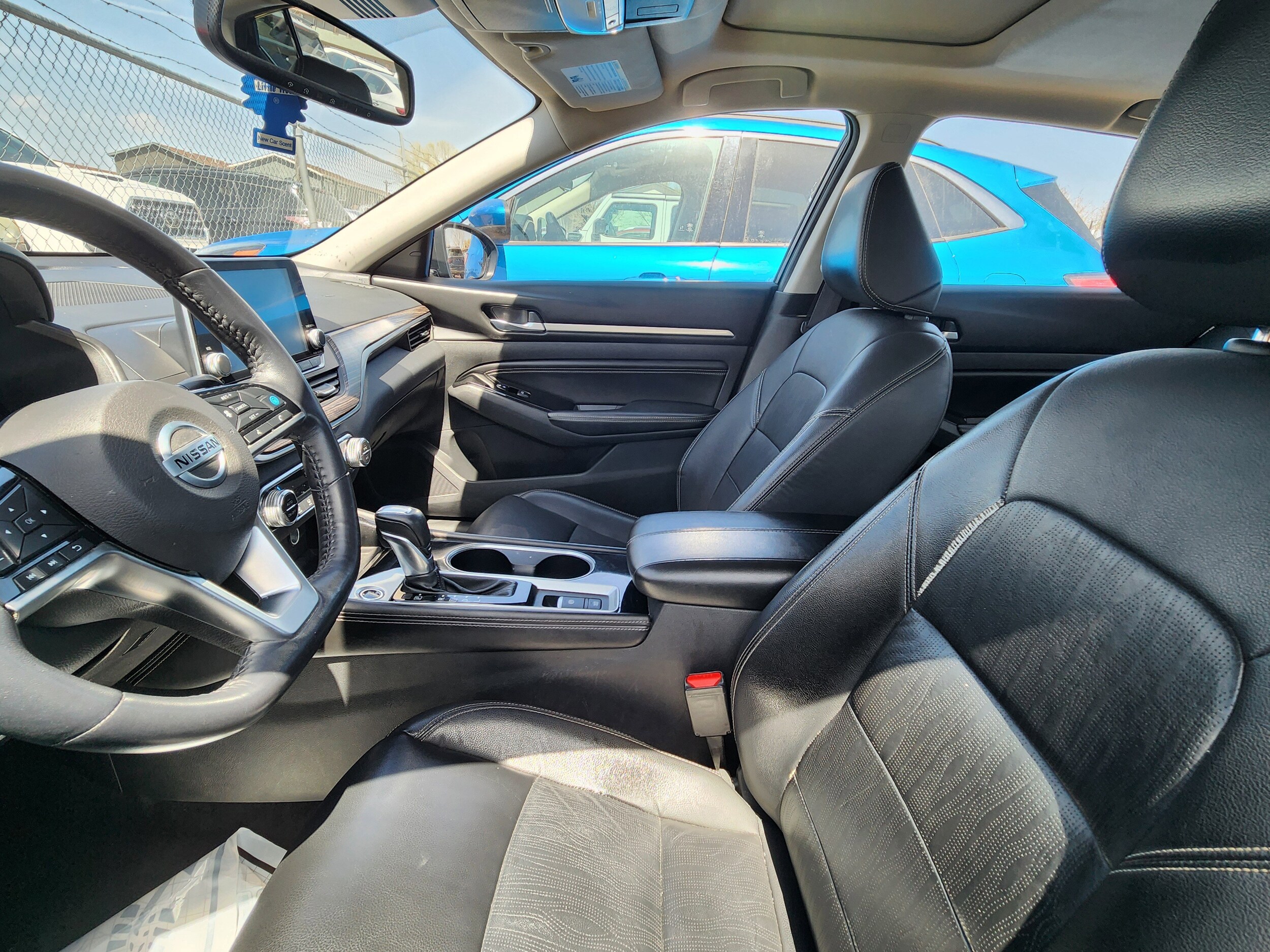 2021 Nissan Altima 2.5 Platinum photo 4