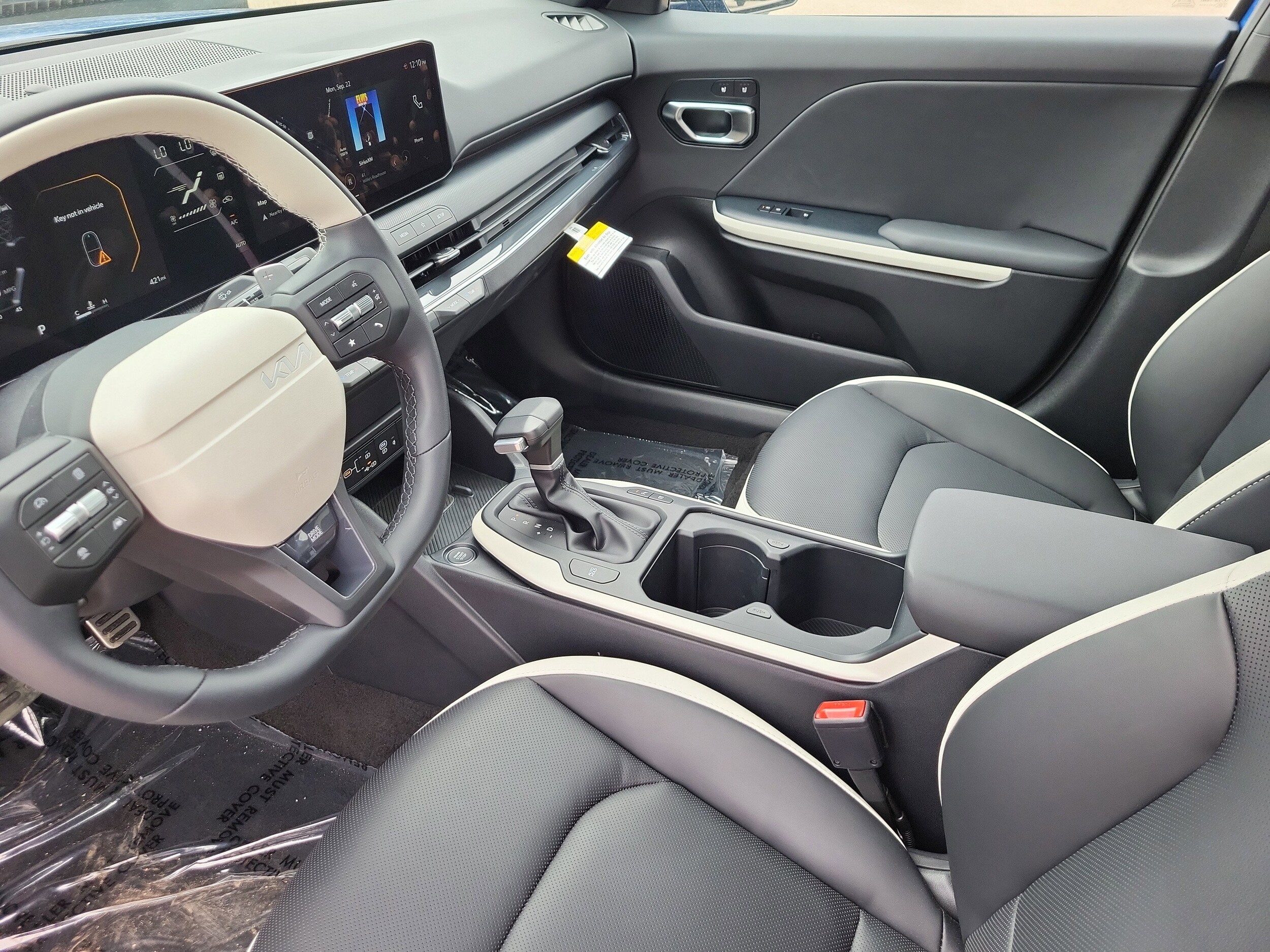 2025 Kia K4 GT-Line Turbo - Photo 7