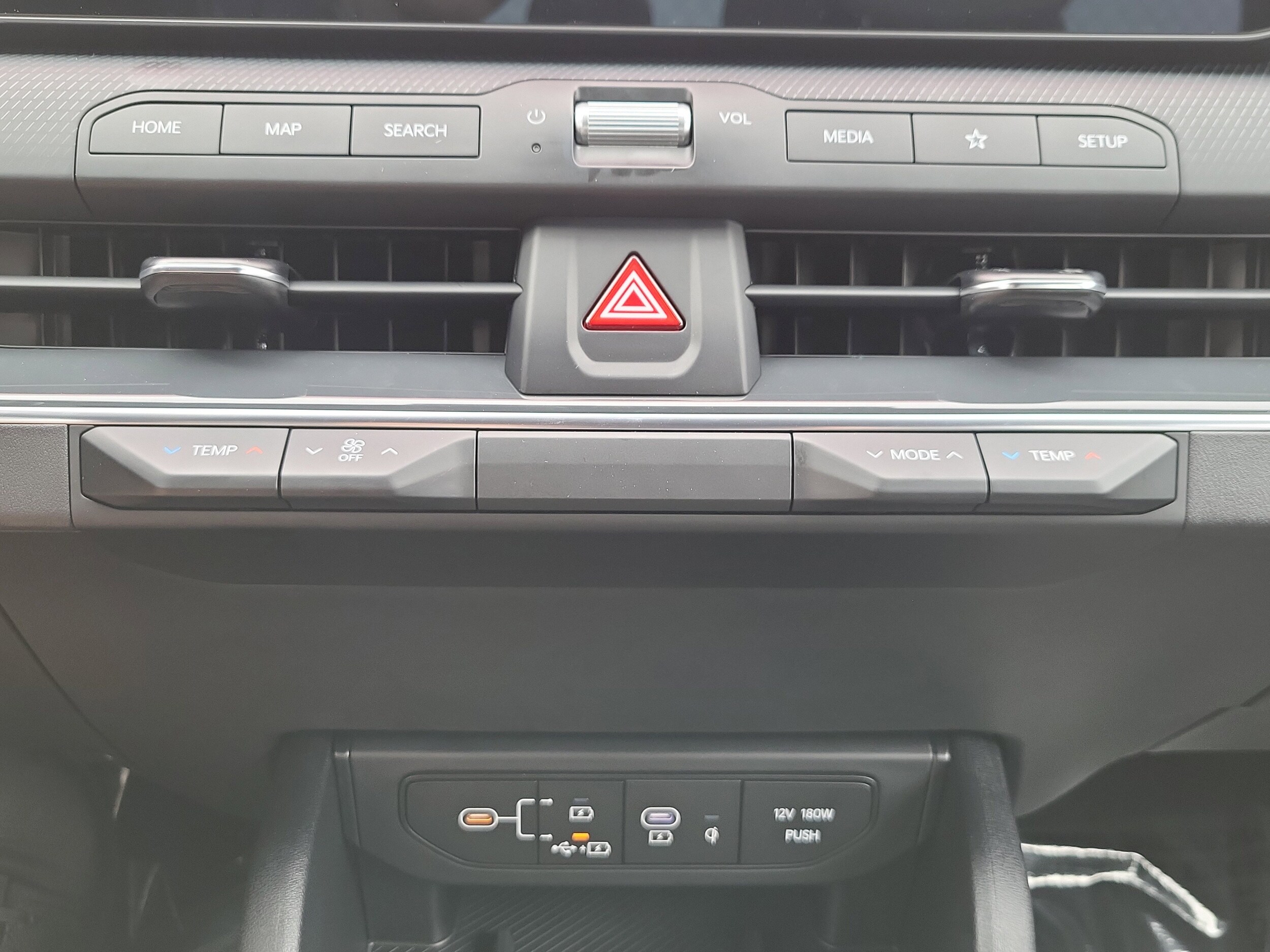 2025 Kia K4 GT-Line Turbo - Photo 21