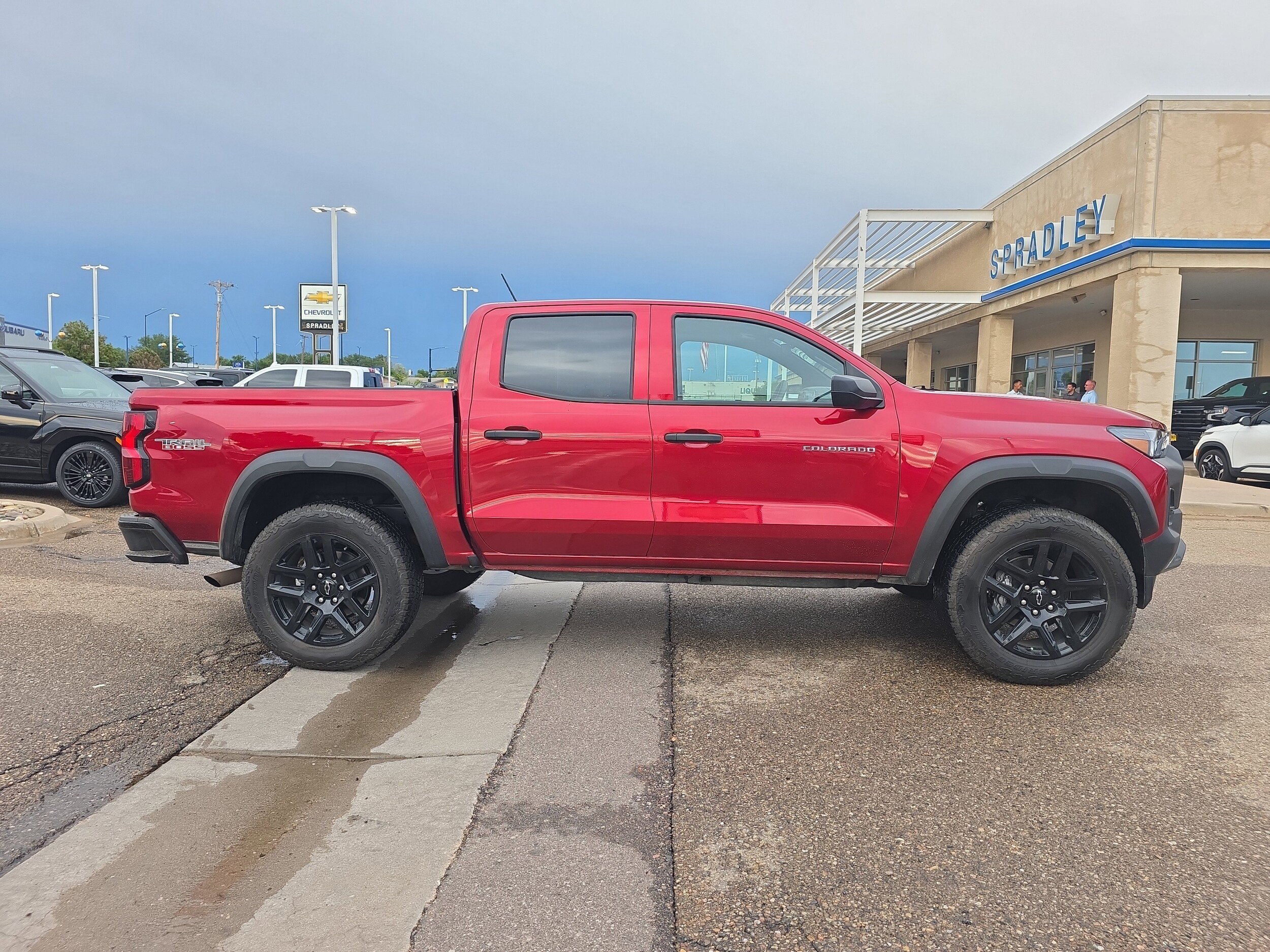2024 Chevrolet Colorado Trail Boss photo 2
