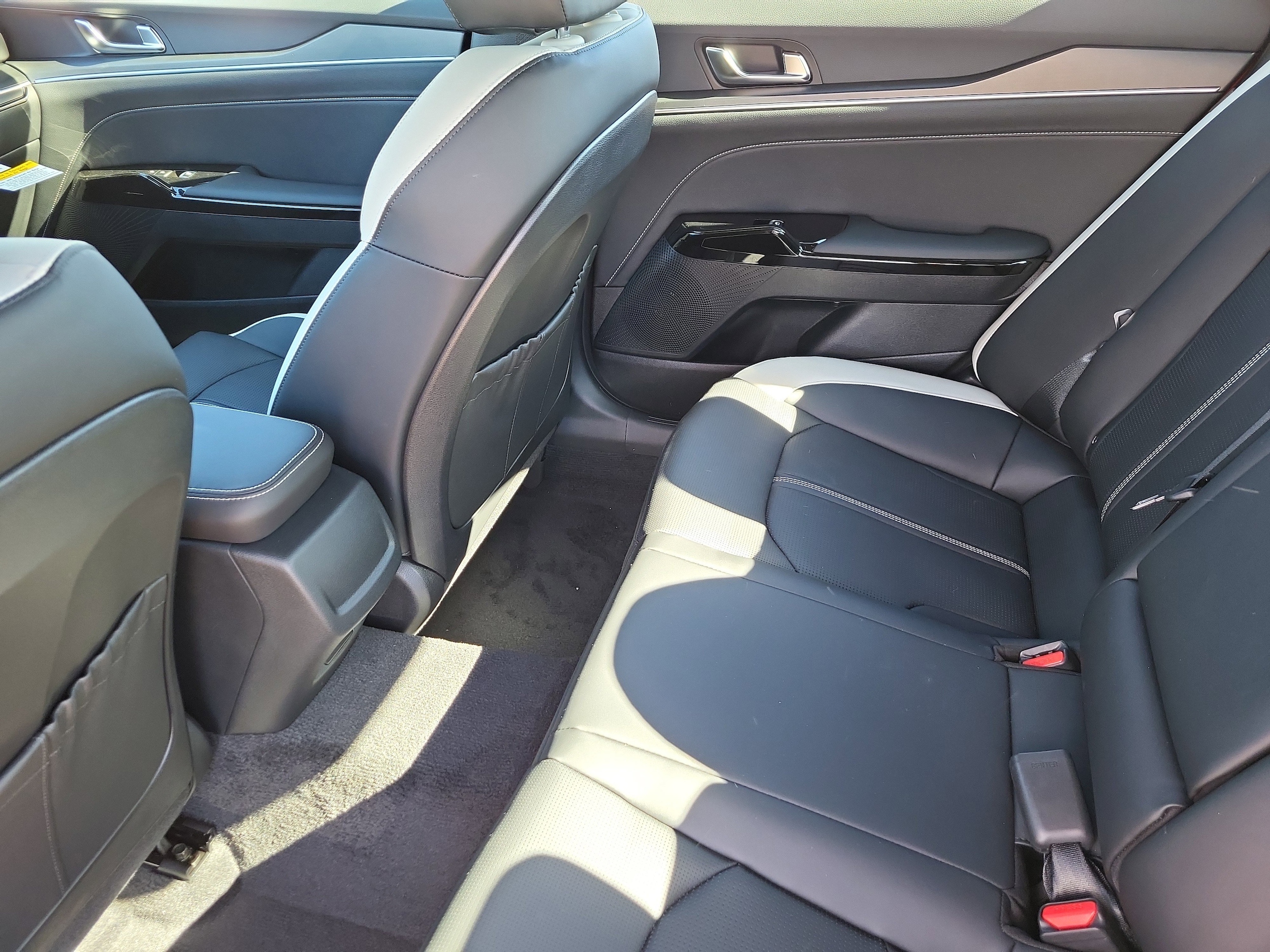 2026 Kia K5 GT-Line - Photo 8
