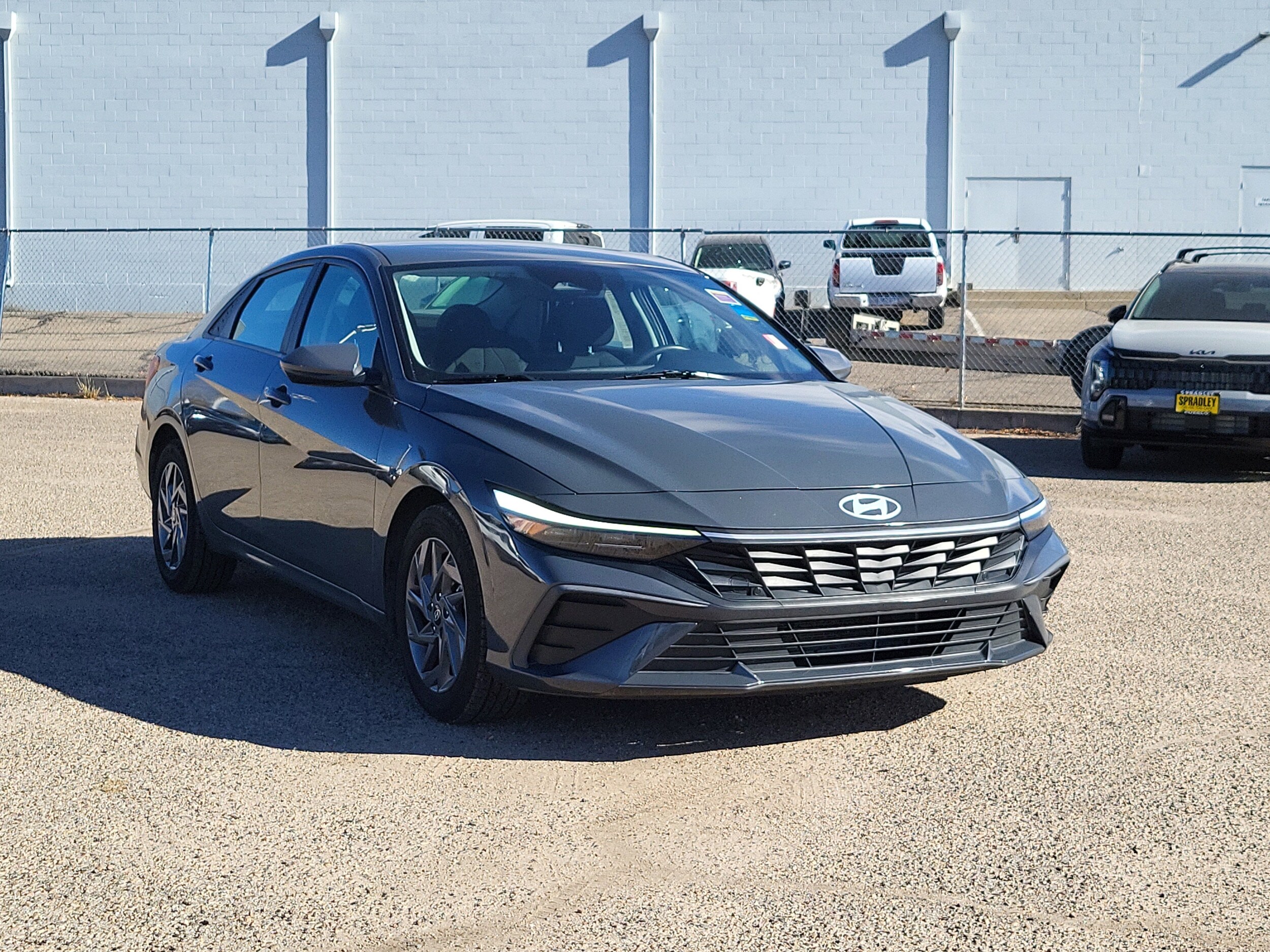 2024 Hyundai Elantra SEL photo 3