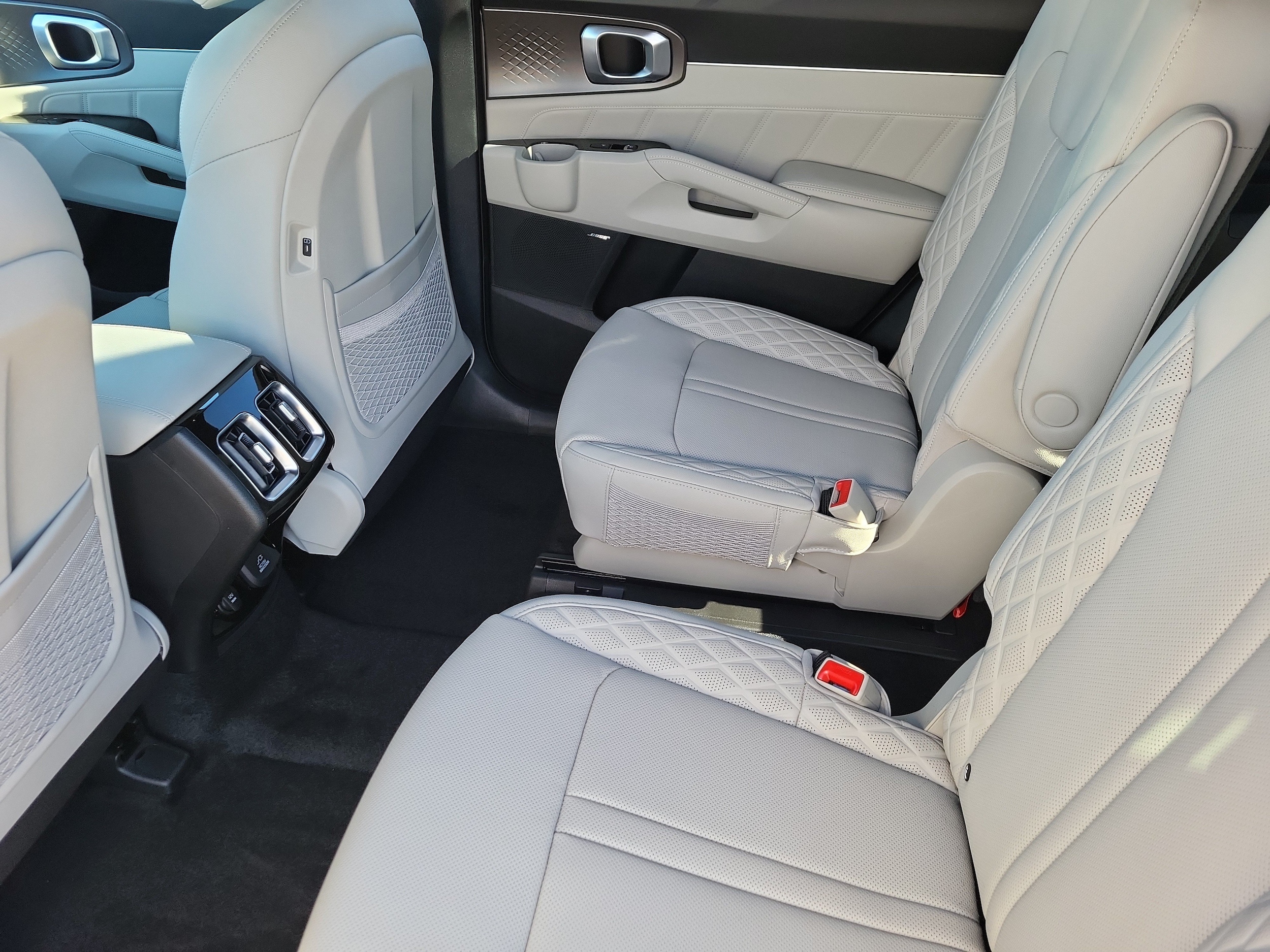 2026 Kia Sorento SX Prestige Hybrid - Photo 9