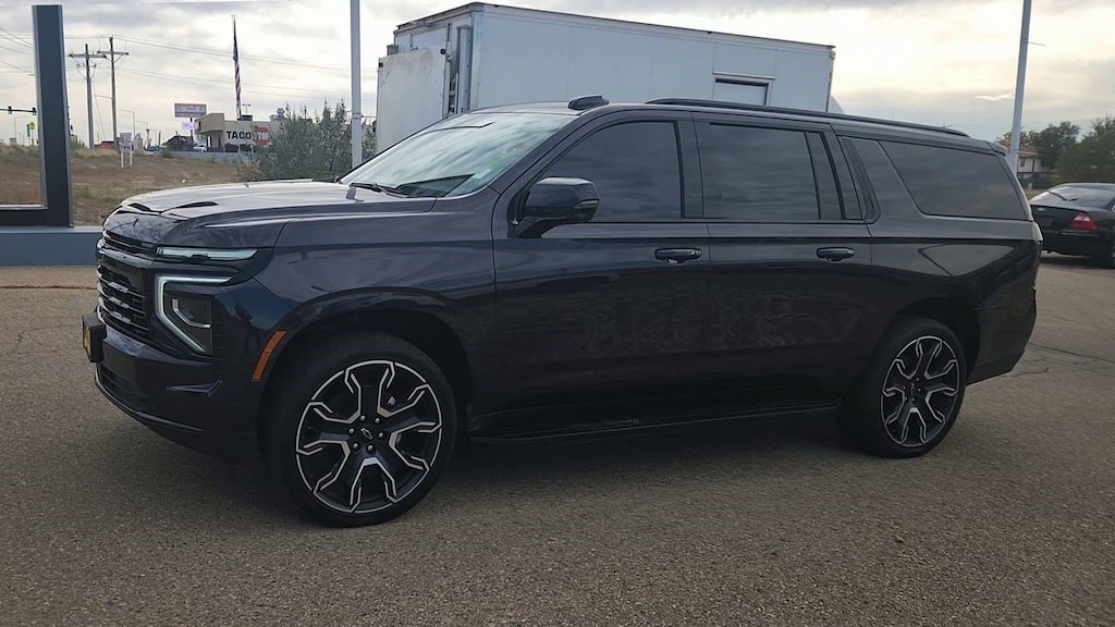 Used 2025 Chevrolet Suburban RST SUV
