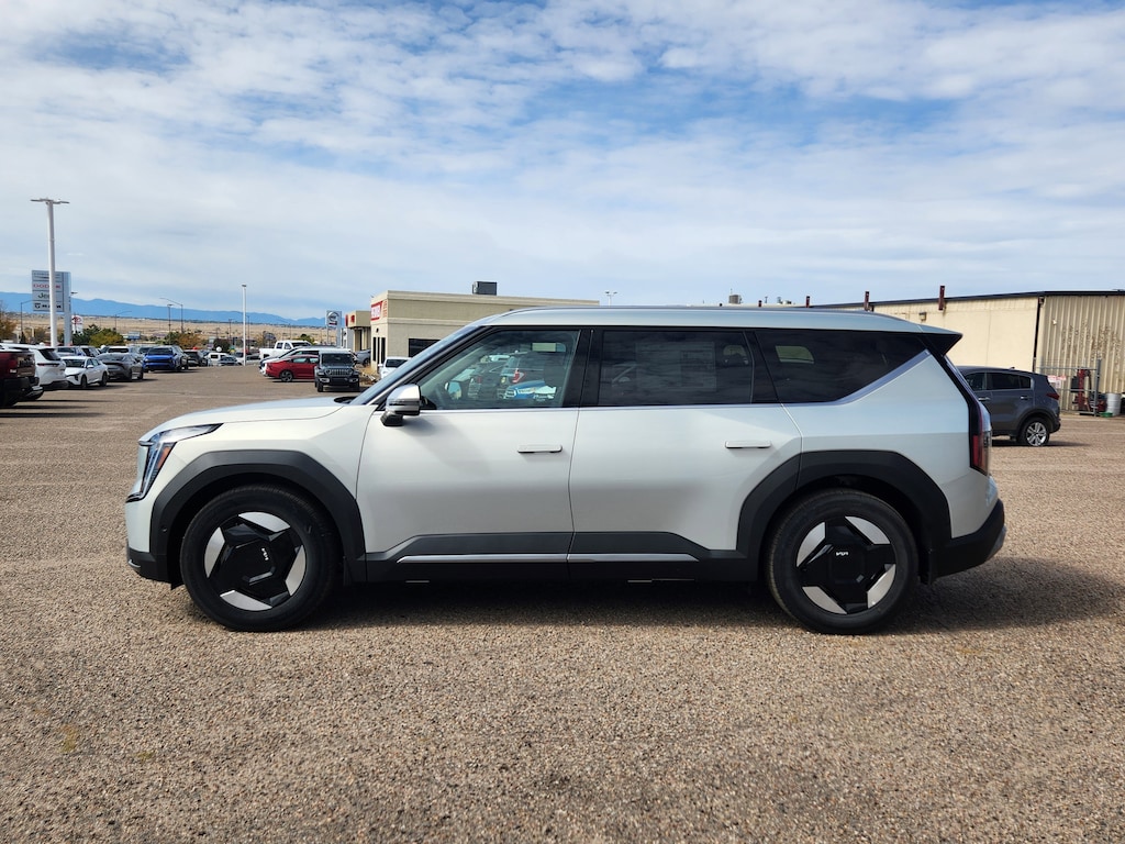 New 2026 Kia EV9 Wind SUV