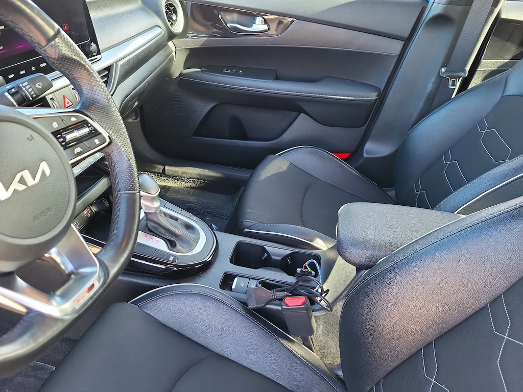 2024 Kia Forte GT-Line photo 4