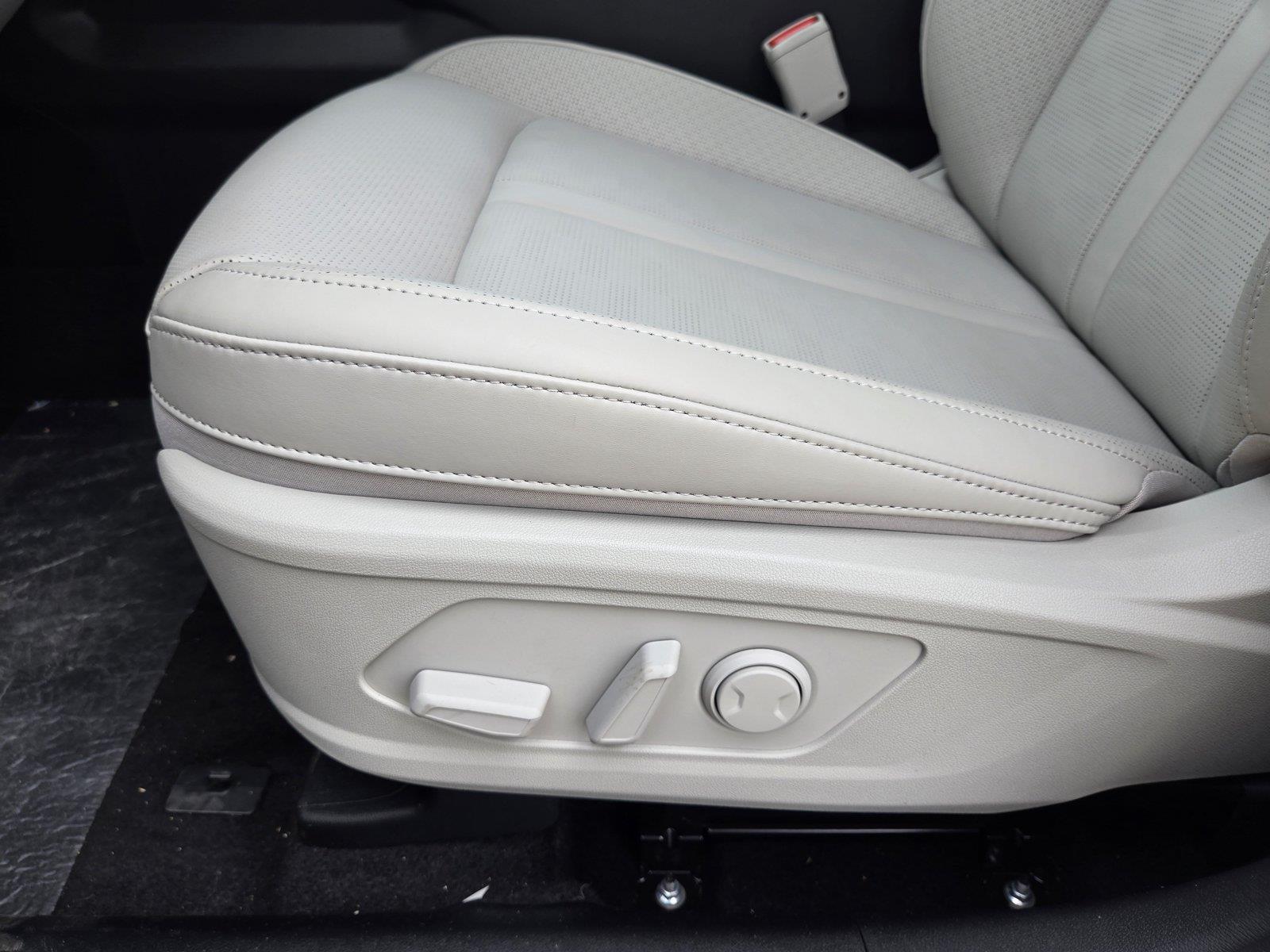 2026 Kia Sorento EX Hybrid - Photo 9