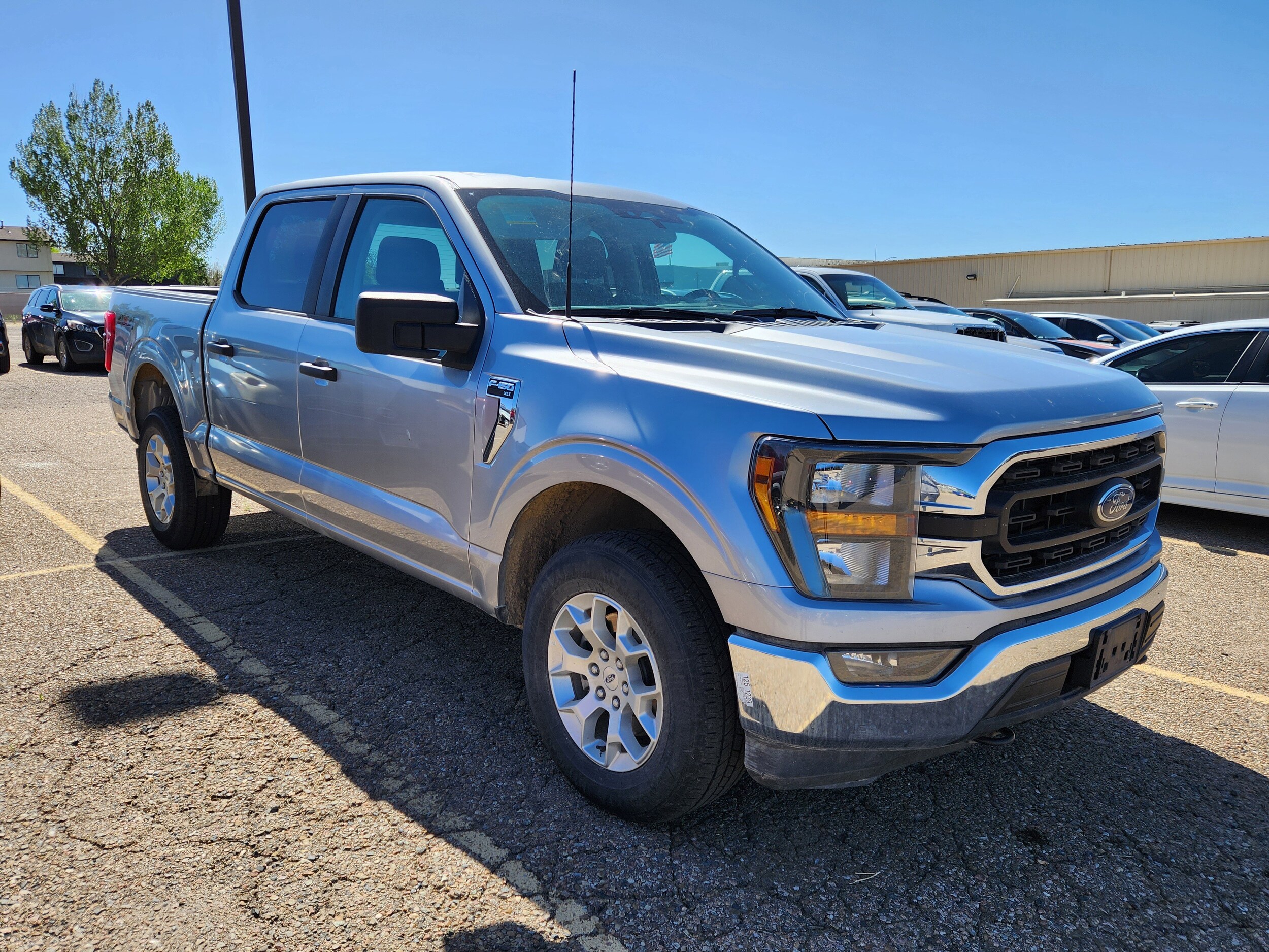 2023 Ford F-150 XLT photo 3