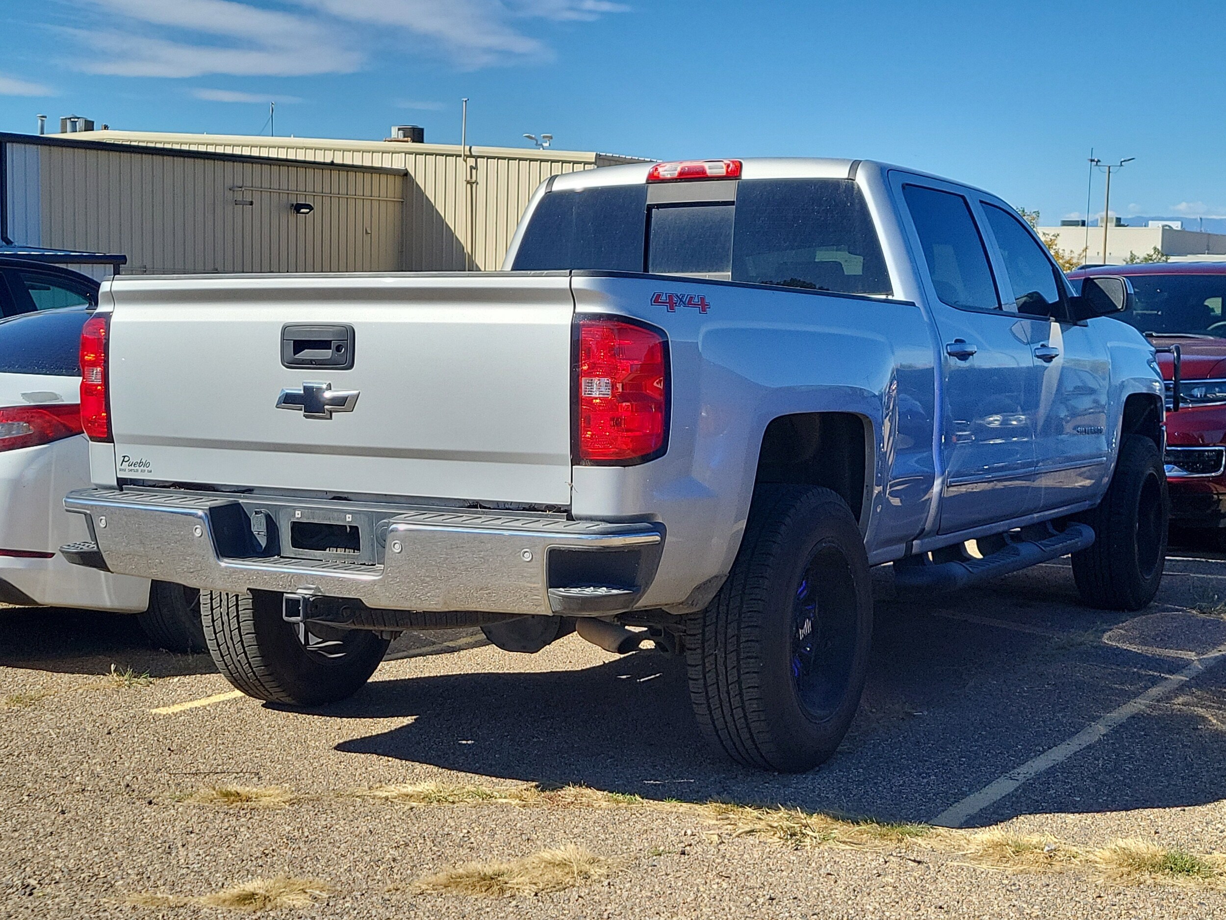 2017 Chevrolet Silverado 1500 LT photo 3