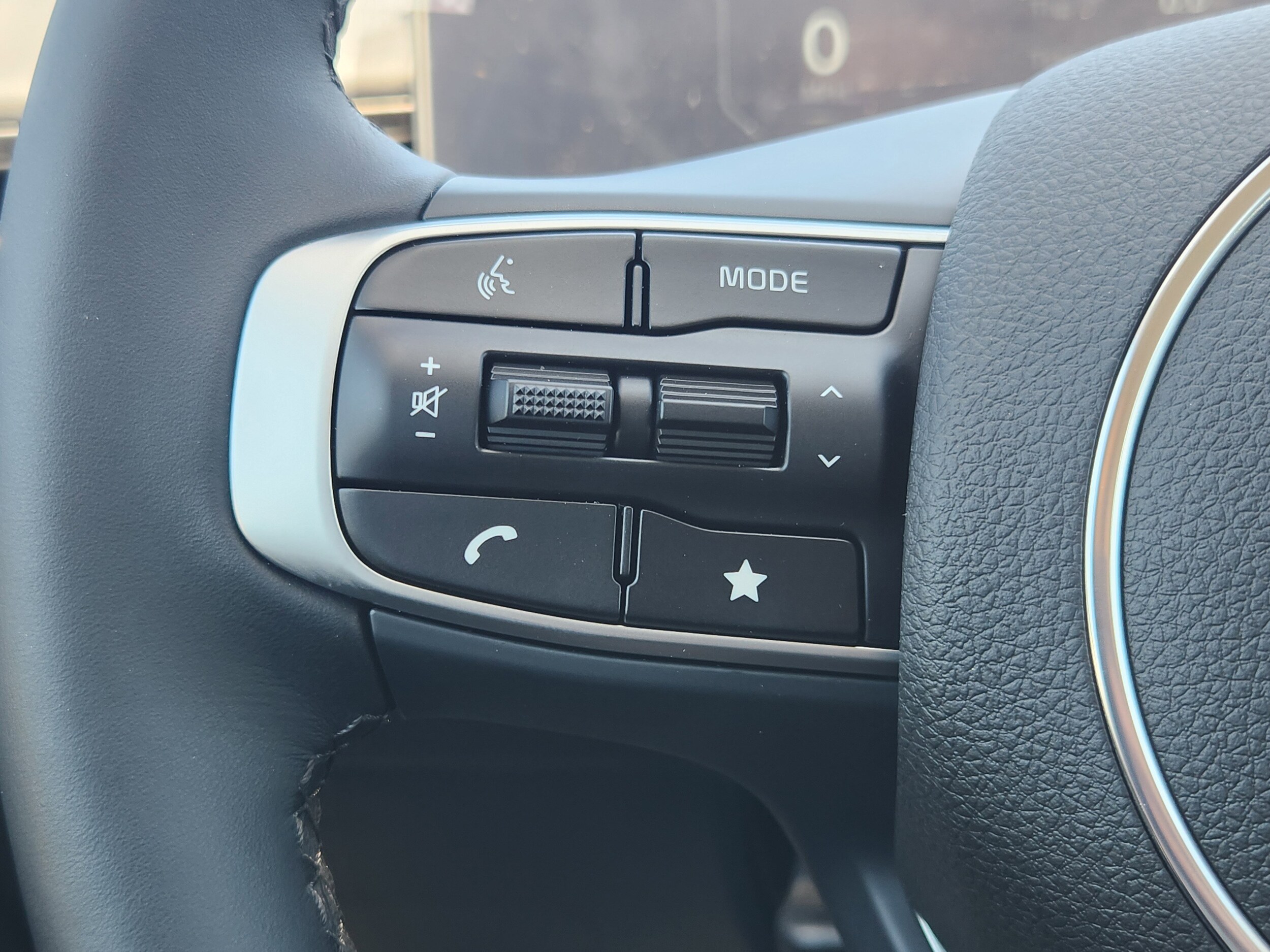 2025 Kia K5 EX - Photo 20