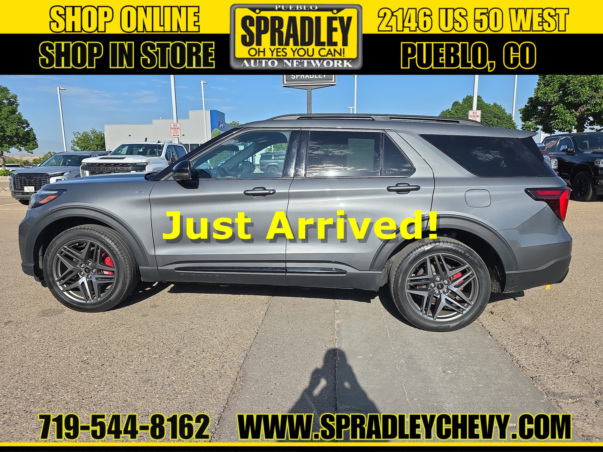 2025 Ford Explorer ST-LINE 4WD (PL535)'s photo