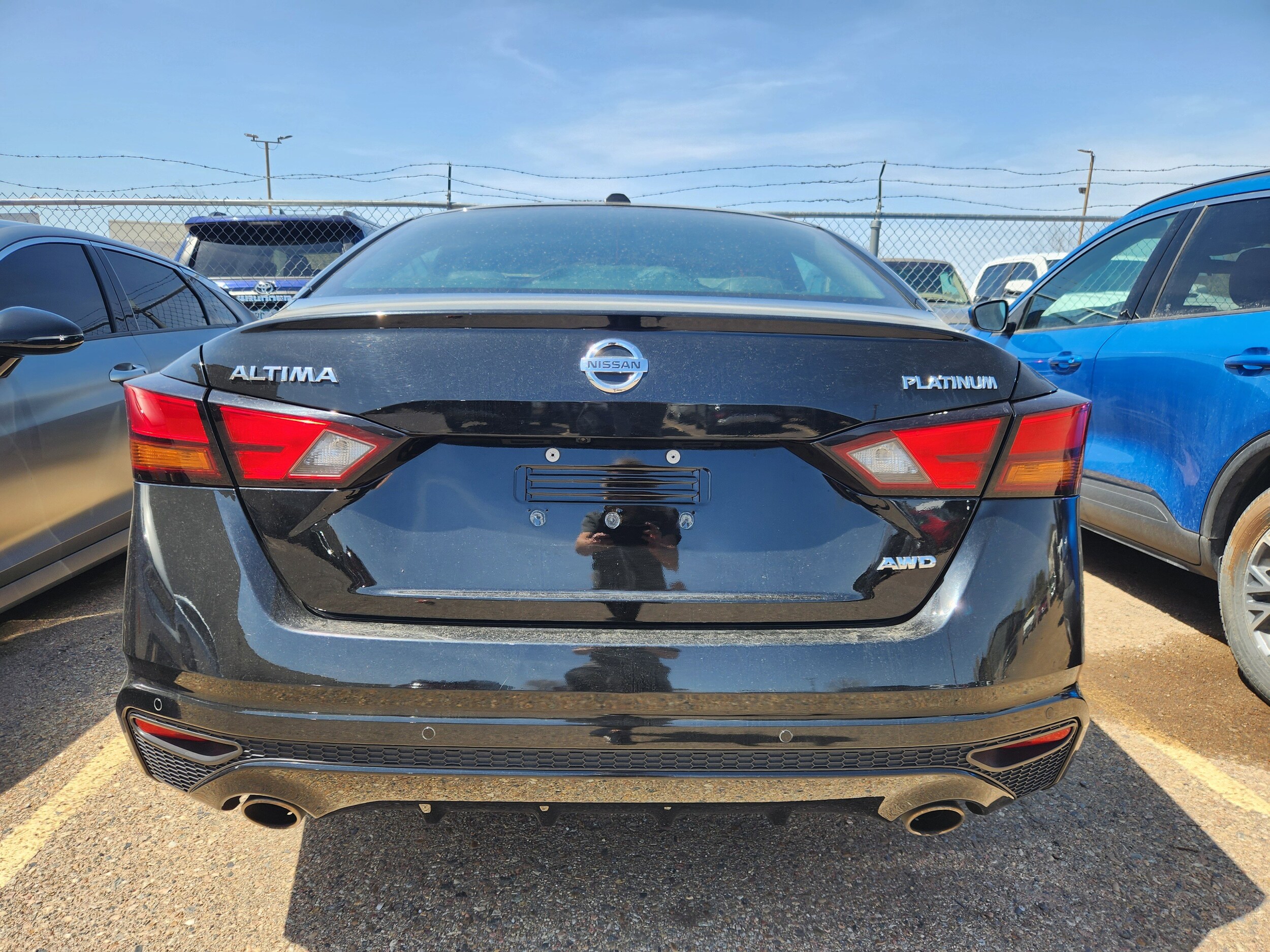 2021 Nissan Altima 2.5 Platinum photo 2