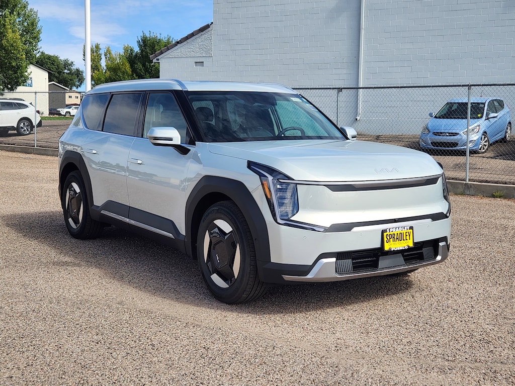 New 2026 Kia EV9 Wind SUV