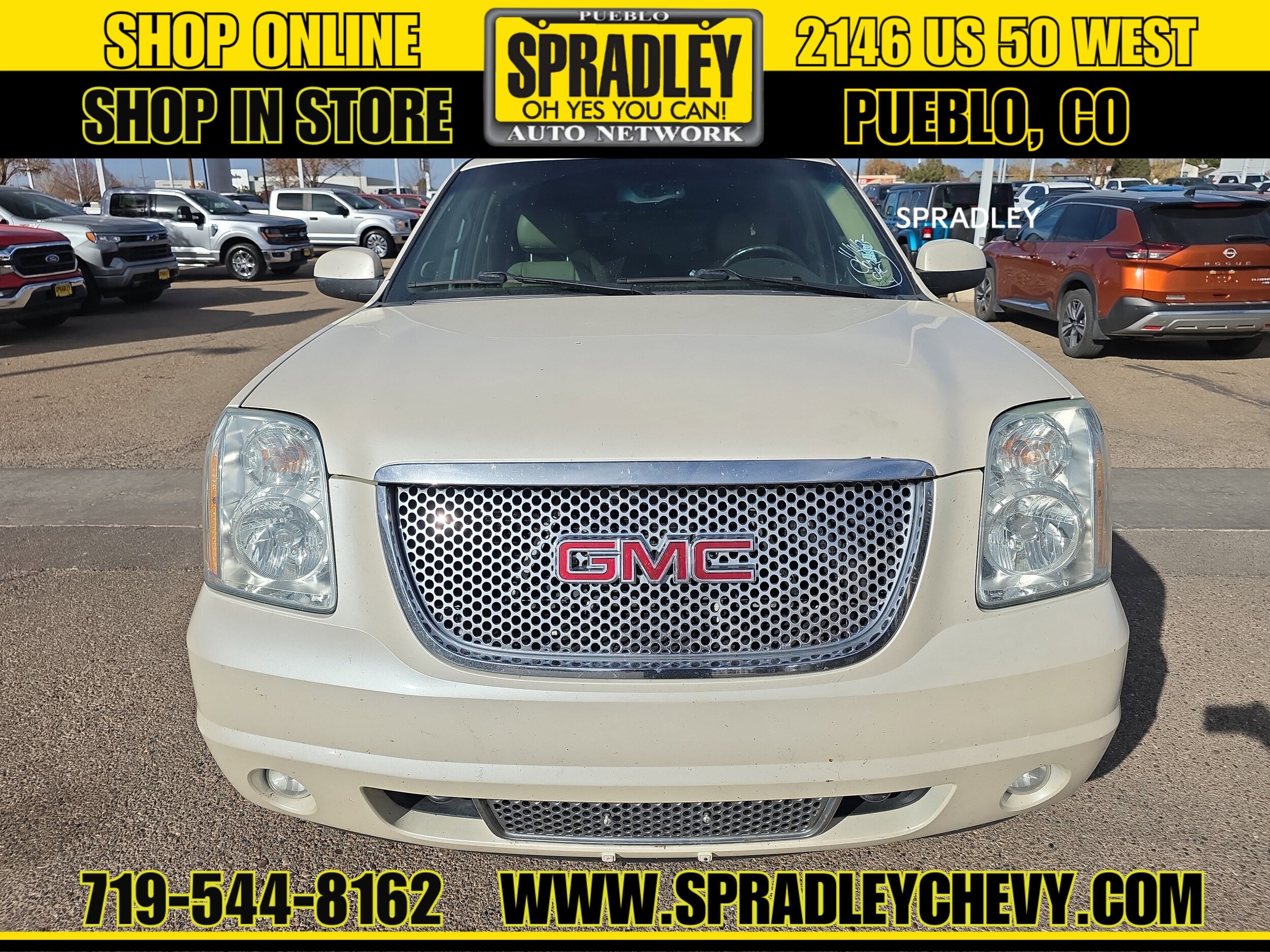 2013 Gmc Yukon Denali photo 2