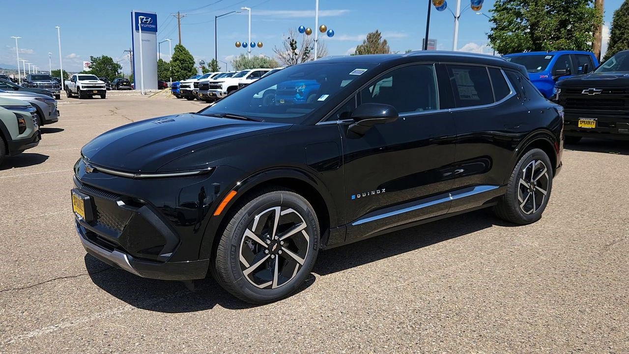 2025 Chevrolet Equinox EV 1LT photo 4