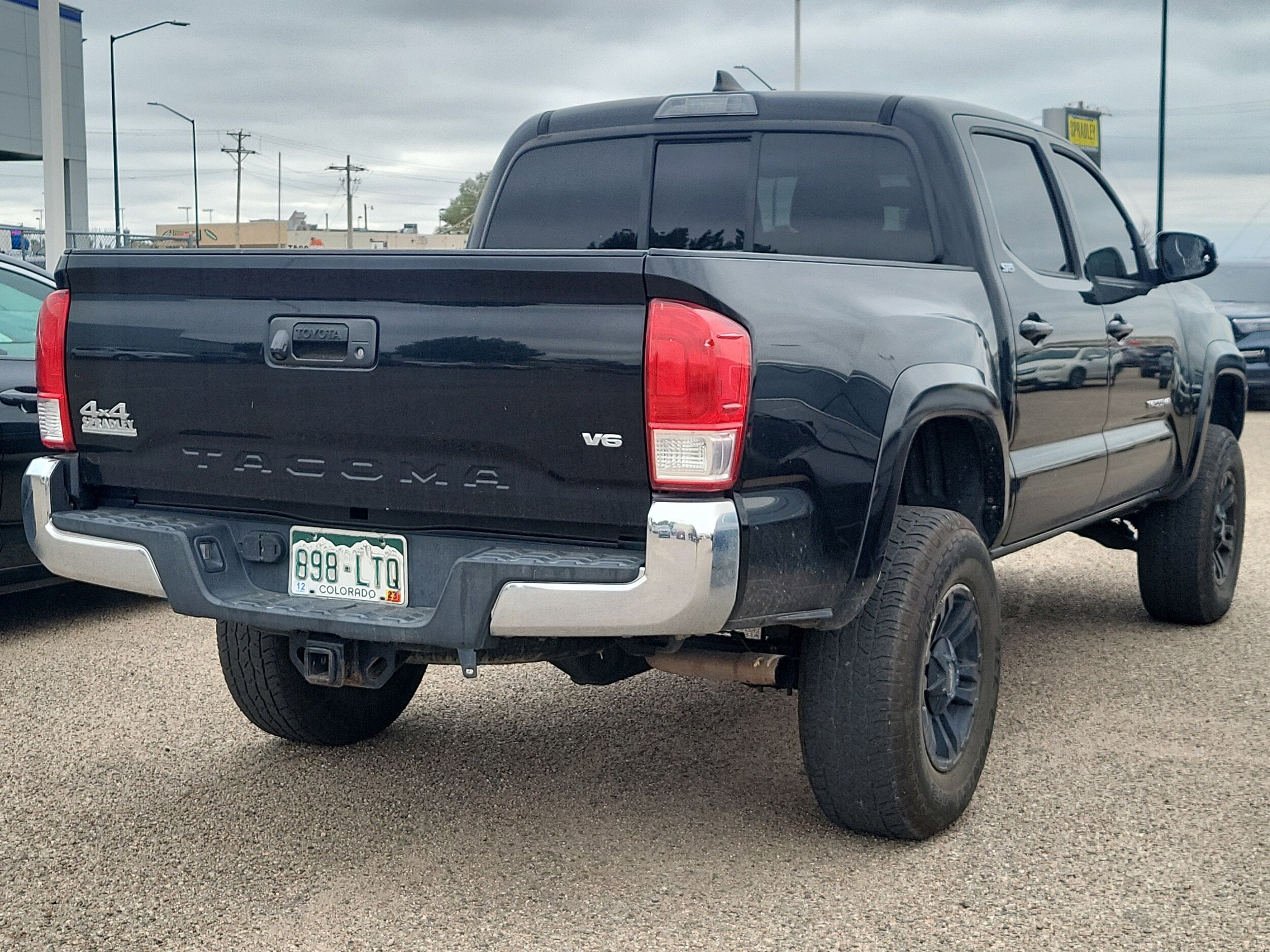 2016 Toyota Tacoma SR5 V6 photo 3