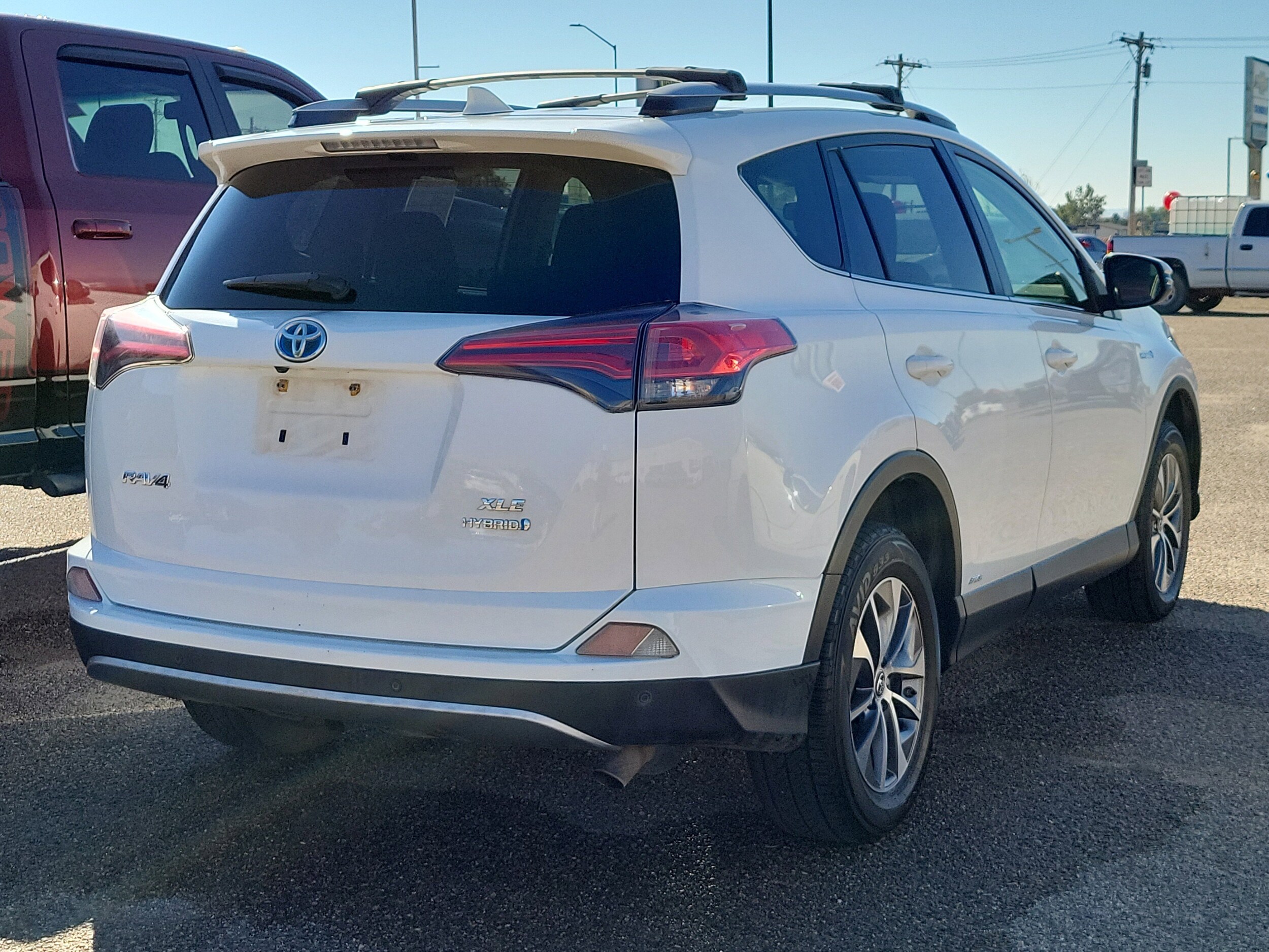 2018 Toyota RAV4 Hybrid XLE photo 4