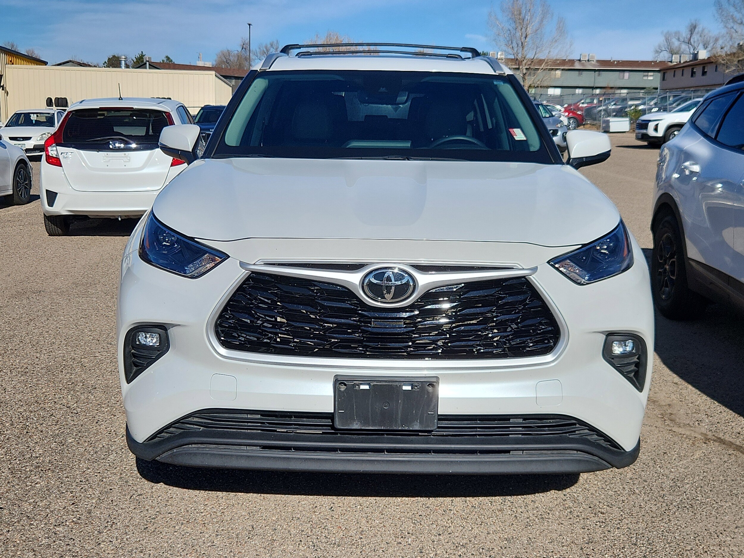 2022 Toyota Highlander XLE photo 2