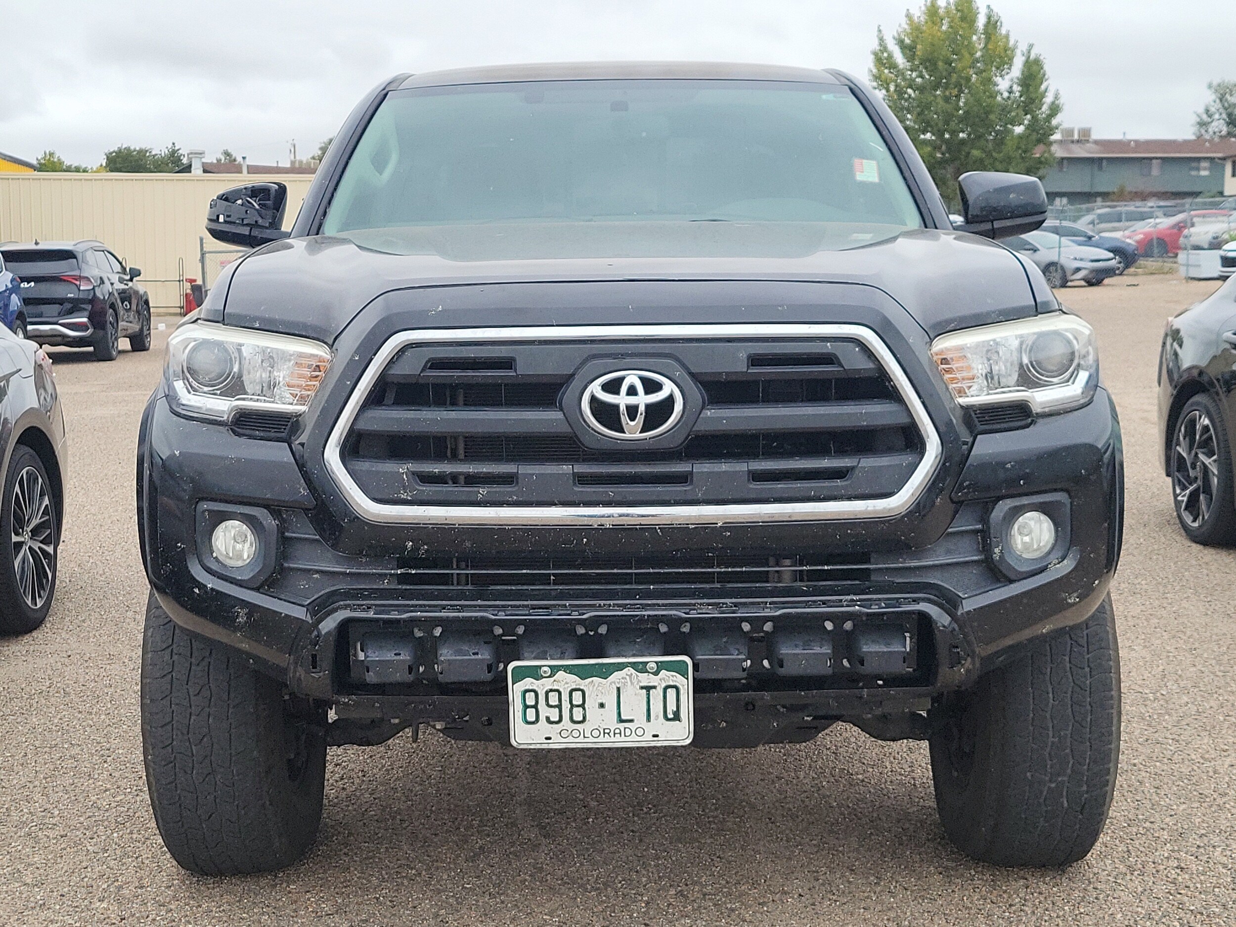 2016 Toyota Tacoma SR5 V6 photo 2