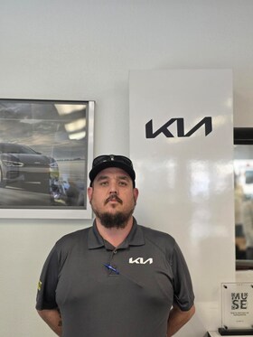 Staff member Steven Montoya from ID_b8bd92