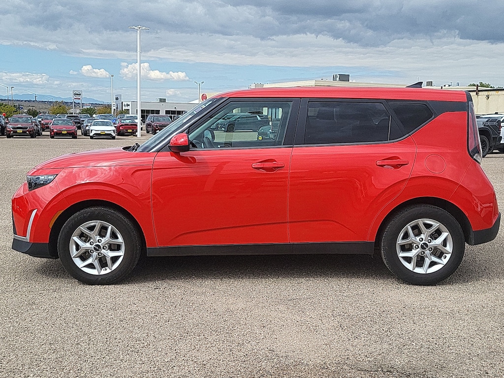 Used 2023 Kia Soul LX Hatchback