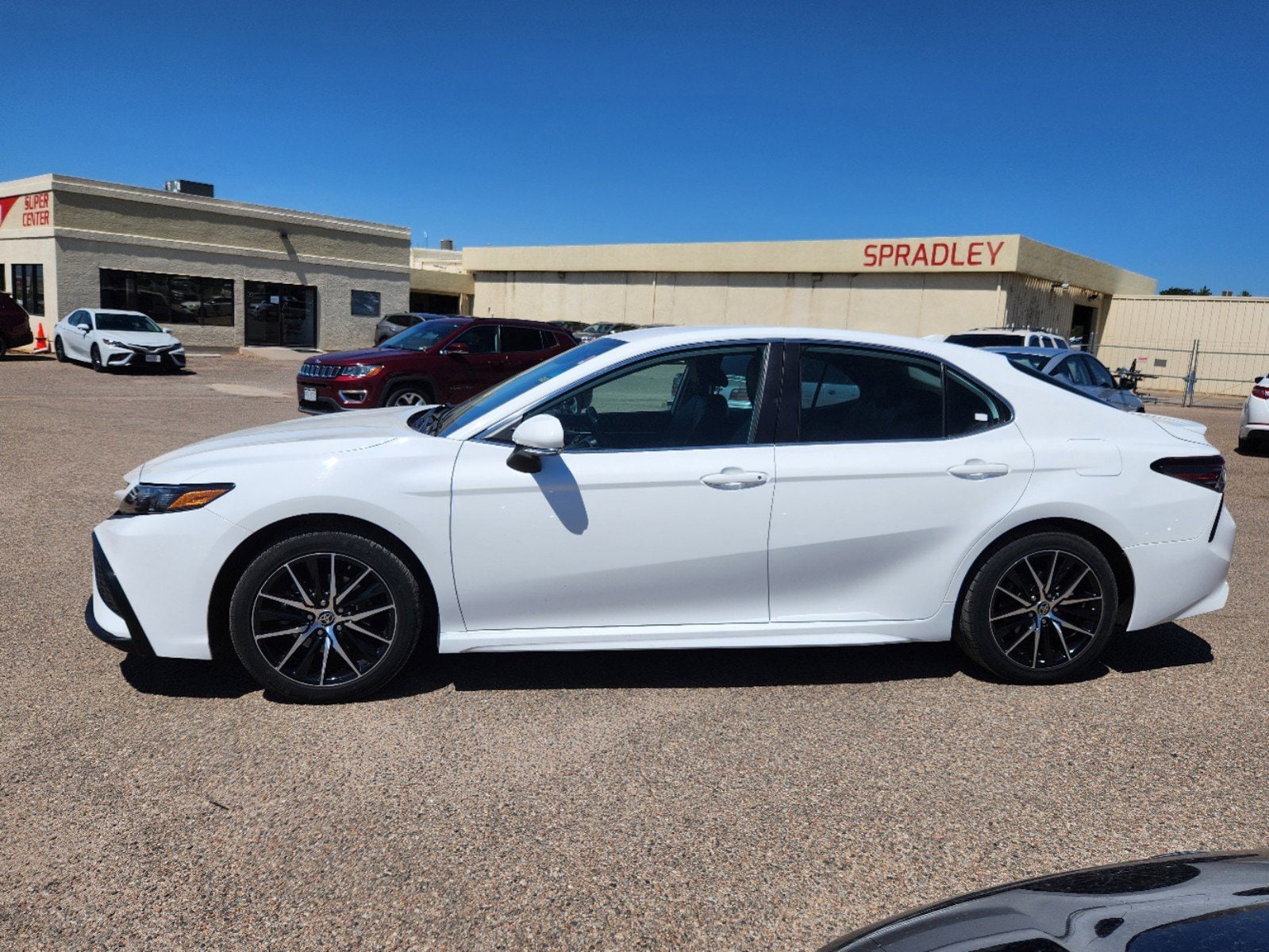 Used 2022 Toyota Camry SE with VIN 4T1G11AK1NU622538 for sale in Pueblo, CO