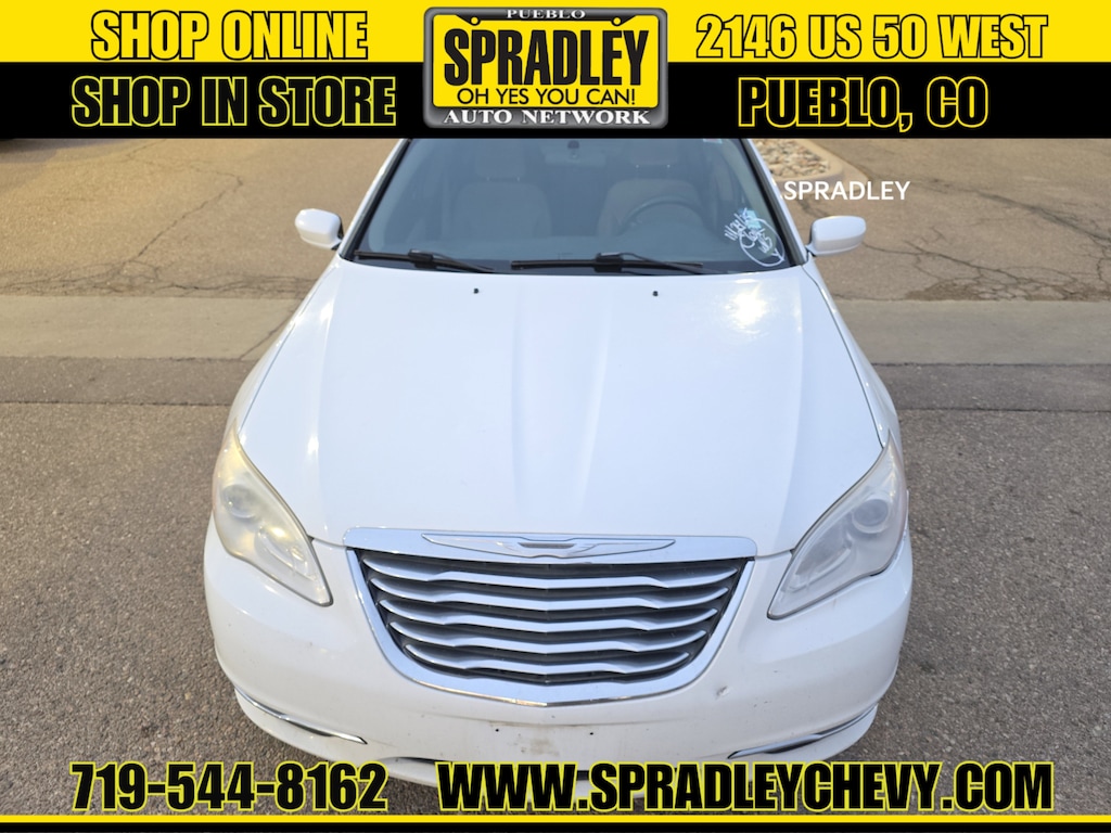 2014 Chrysler 200 Touring photo 2