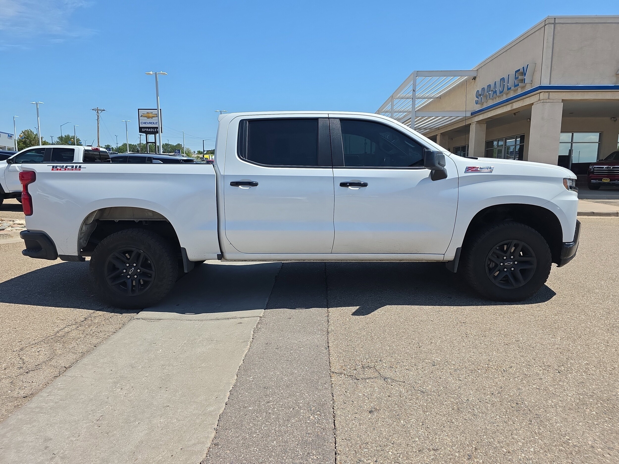 2021 Chevrolet Silverado 1500 LT Trail Boss photo 3