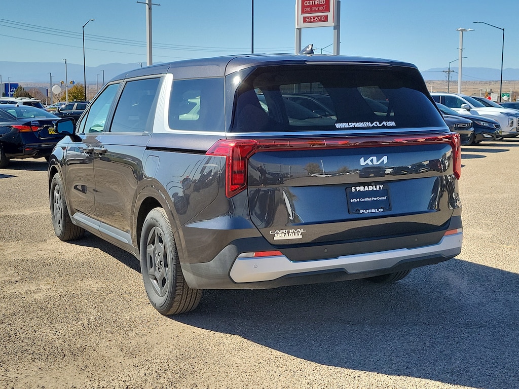 Used 2025 Kia Carnival LX Van Passenger Van