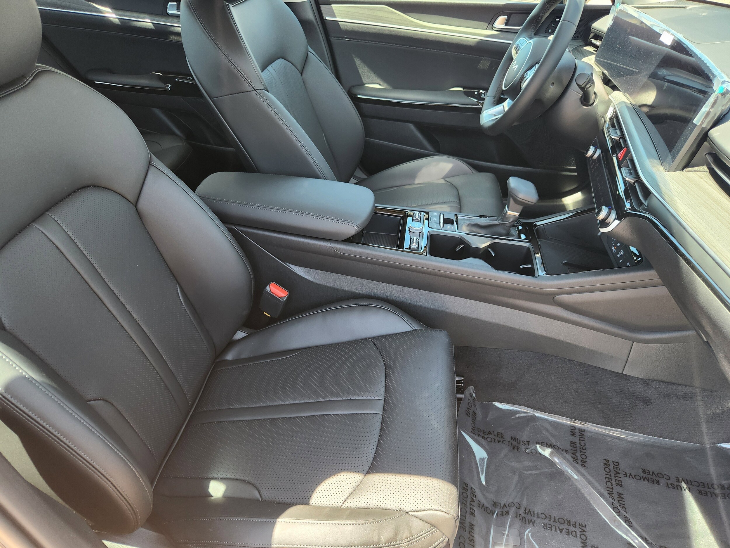 2025 Kia K5 EX - Photo 16