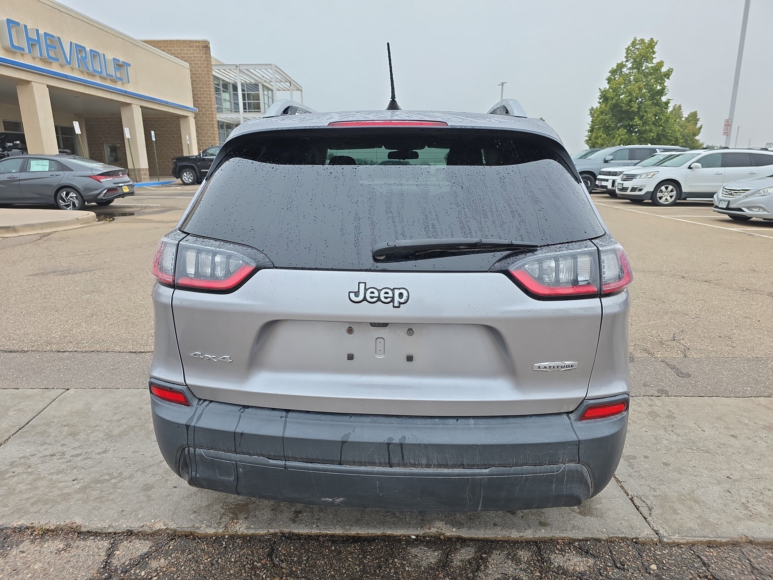 2020 Jeep Cherokee Latitude photo 2