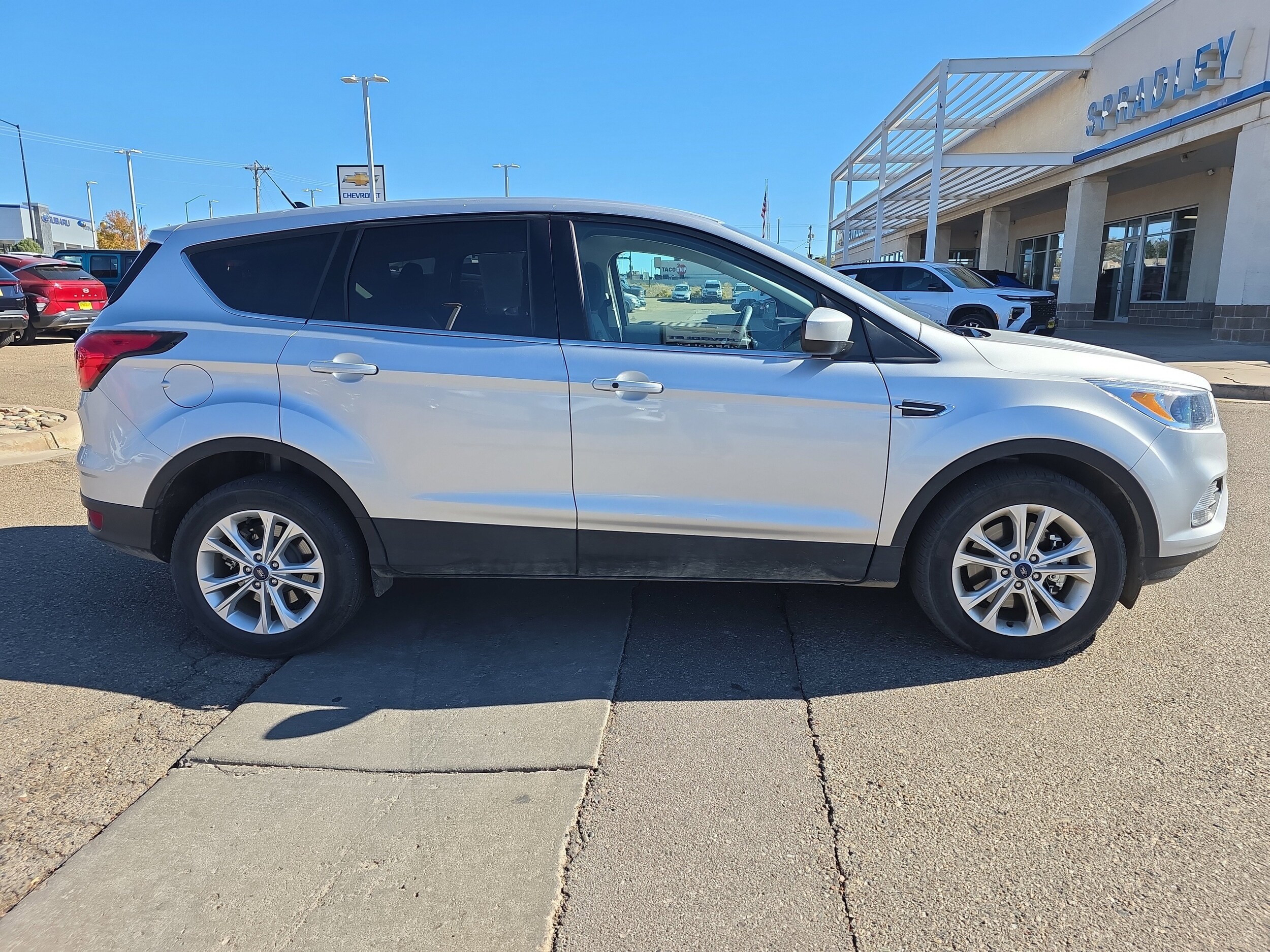 2019 Ford Escape SE photo 3