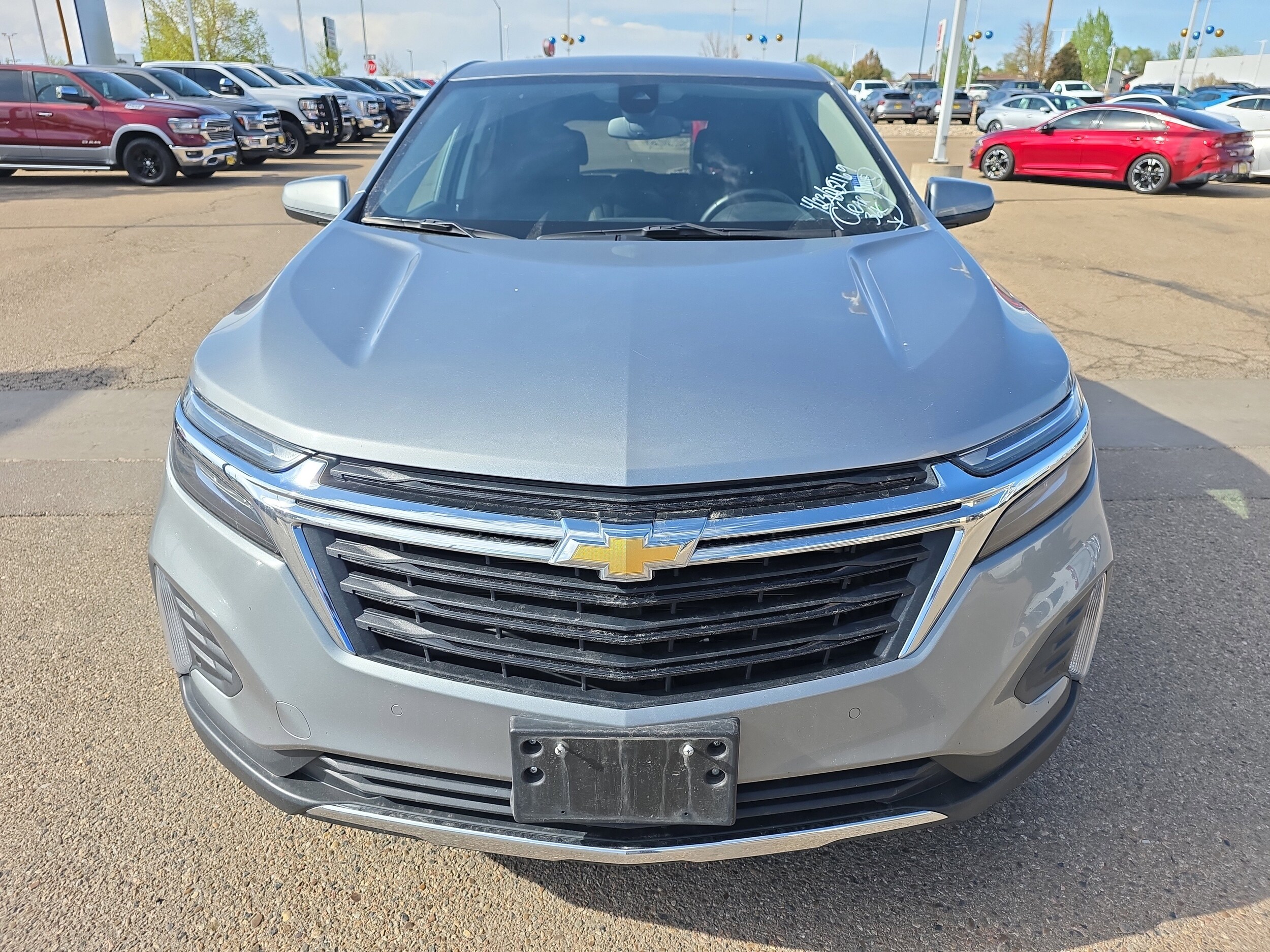 2024 Chevrolet Equinox LT photo 2