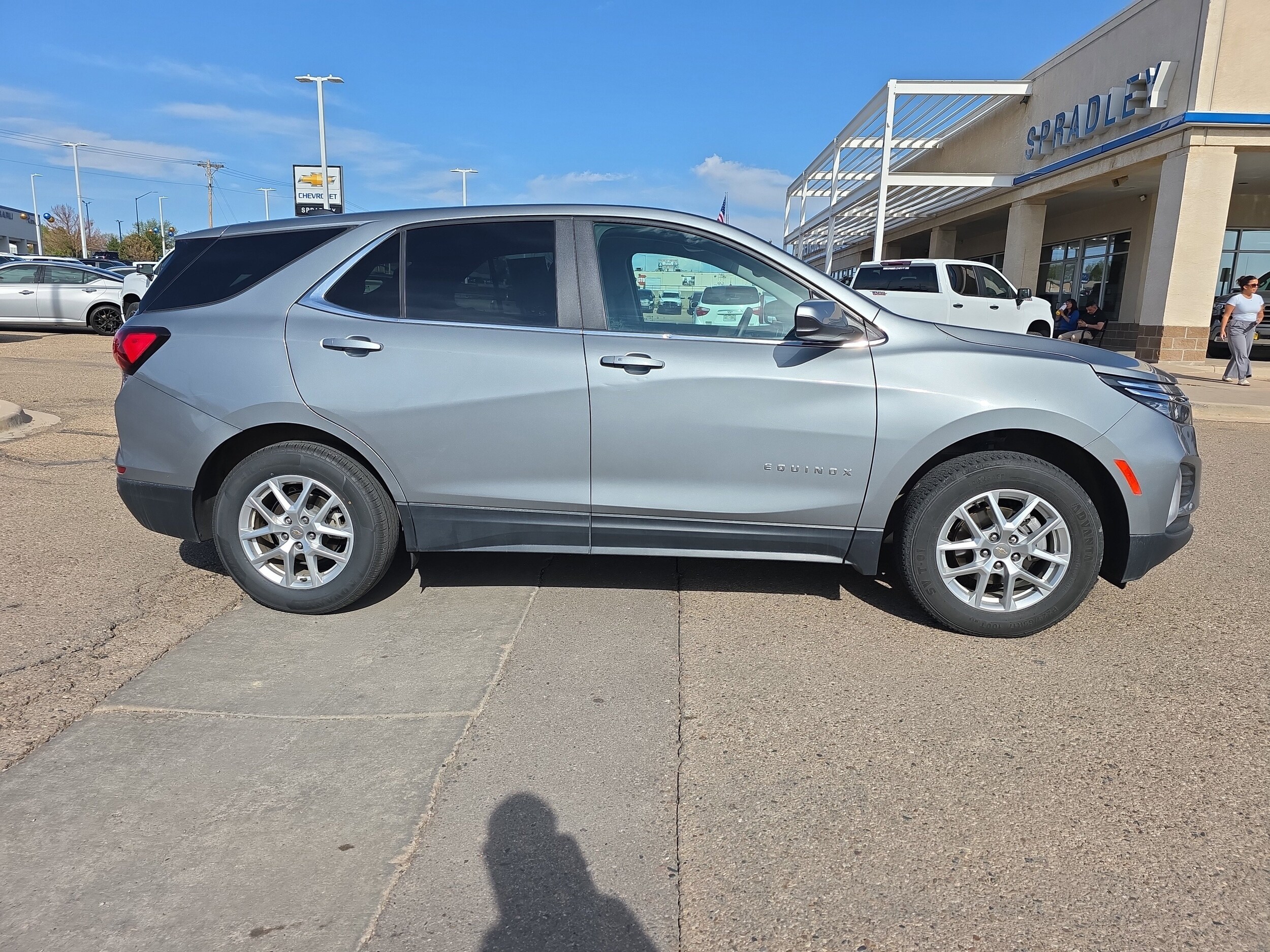 2024 Chevrolet Equinox LT photo 3