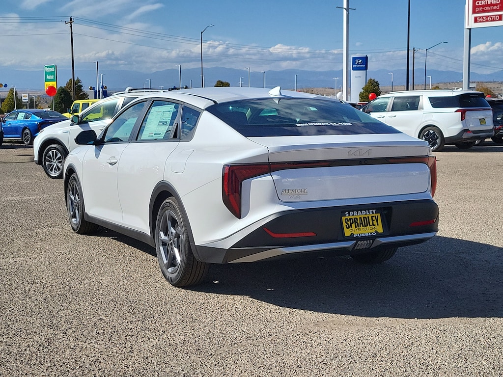 New 2025 Kia K4 LXS Sedan